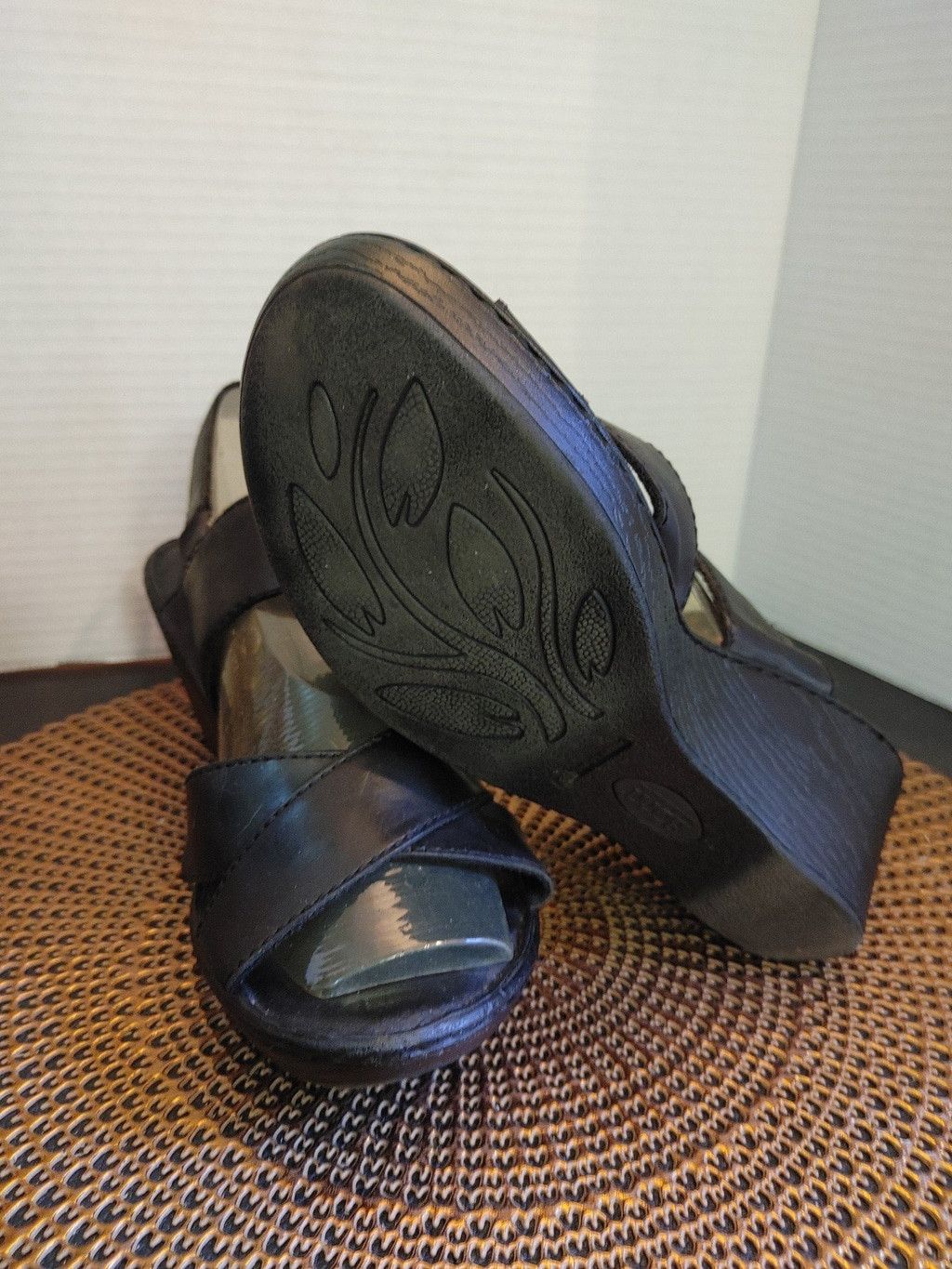 Born Born Wedge Sandals Size 9M Size US 9 / IT 39 - 5 Thumbnail