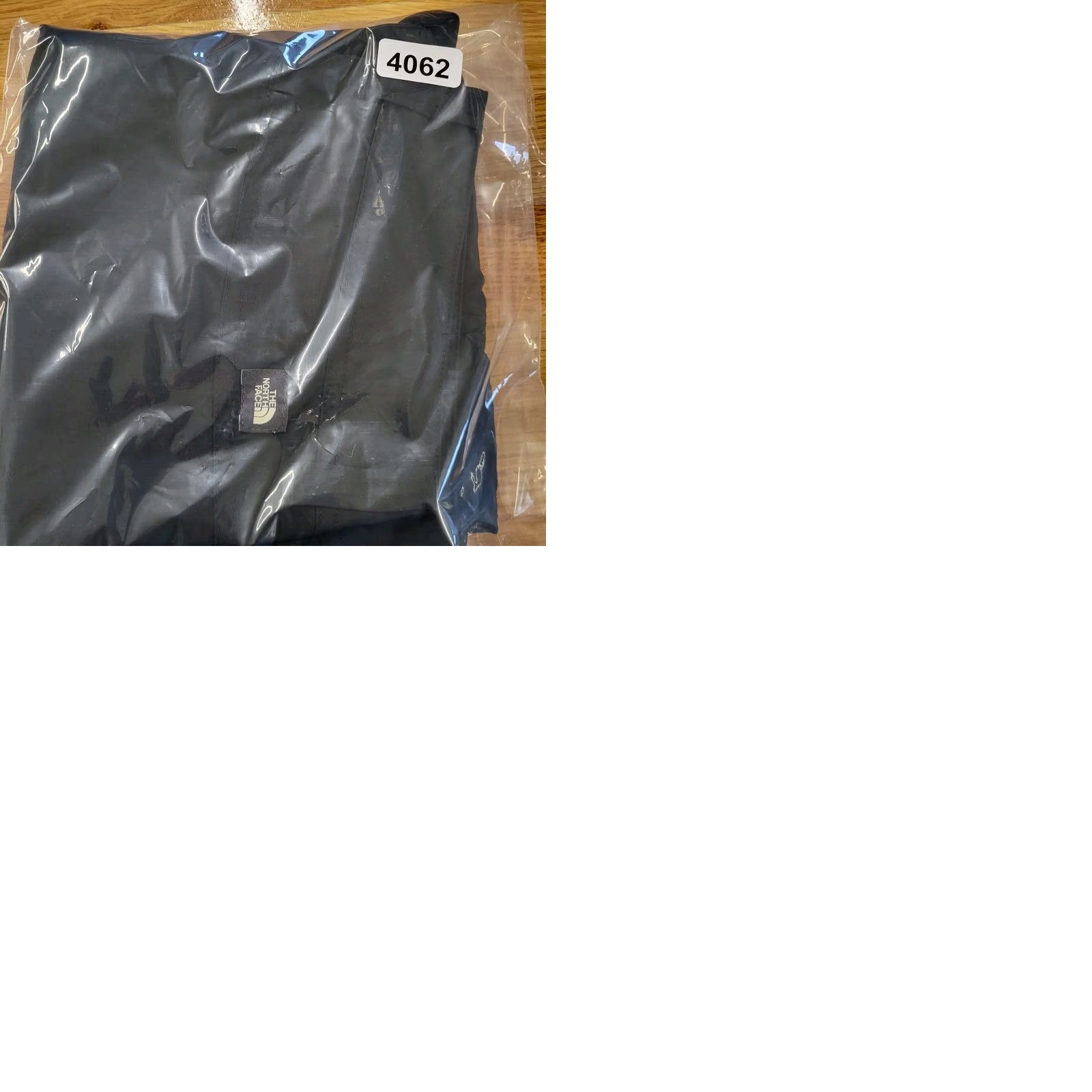 The North Face The North Face Capri Pants Womens 10 Straight Leg Casual Stretch Hiking Lightweight Pants Regular Black Capri Women 10 Straight Leg Outdoor Size 32" / US 10 / IT 46 - 11 Thumbnail