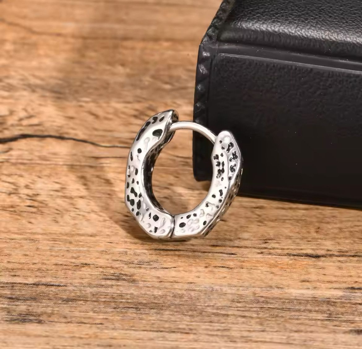 Jewelry × Vintage Irregular Crater Round Circle Hoop Earring Size ONE SIZE - 2 Thumbnail