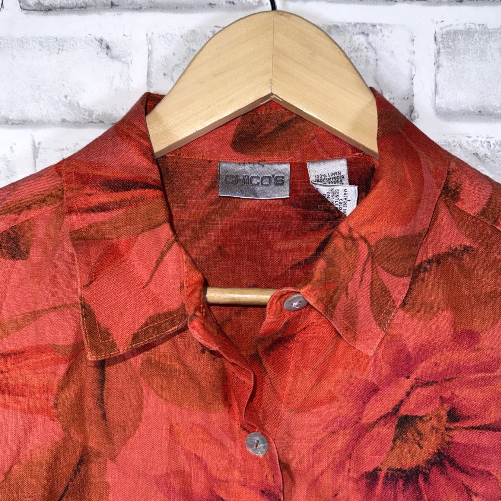 Vintage Chicos 100% Linen Red Floral Shirt Womens Size 1, Button-Up, Regular, Floral, Linen, Red, Women, 0 Size XS / US 0-2 / IT 36-38 - 2 Thumbnail