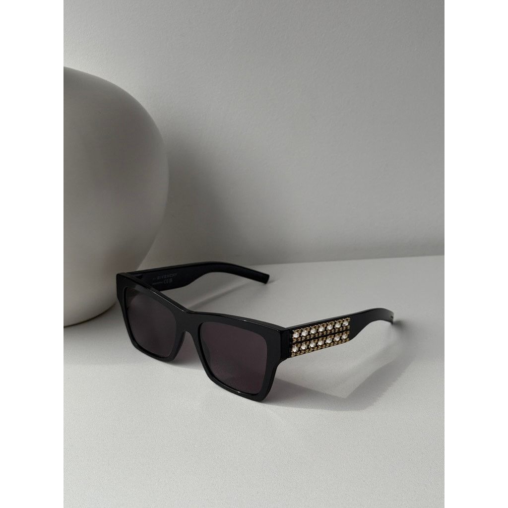 Givenchy NEW Givenchy GV40076I Cat Eye Black Crystal Sunglasses $700 Size ONE SIZE - 7 Thumbnail