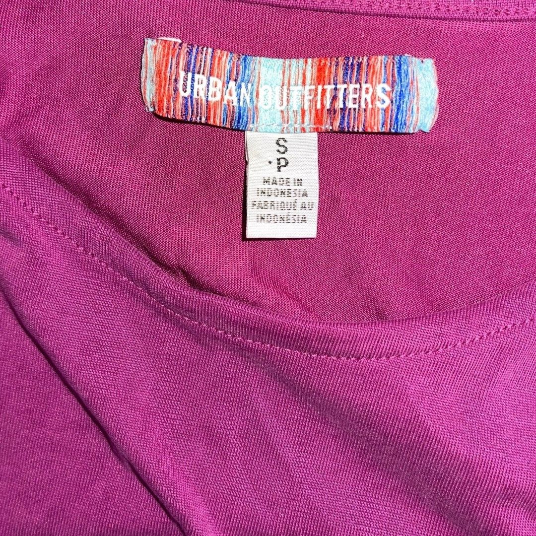 Urban Outfitters Urban Outfitters Elle Keyhole Flare Sleeve Magent wrap top Size S / US 4 / IT 40 - 3 Thumbnail