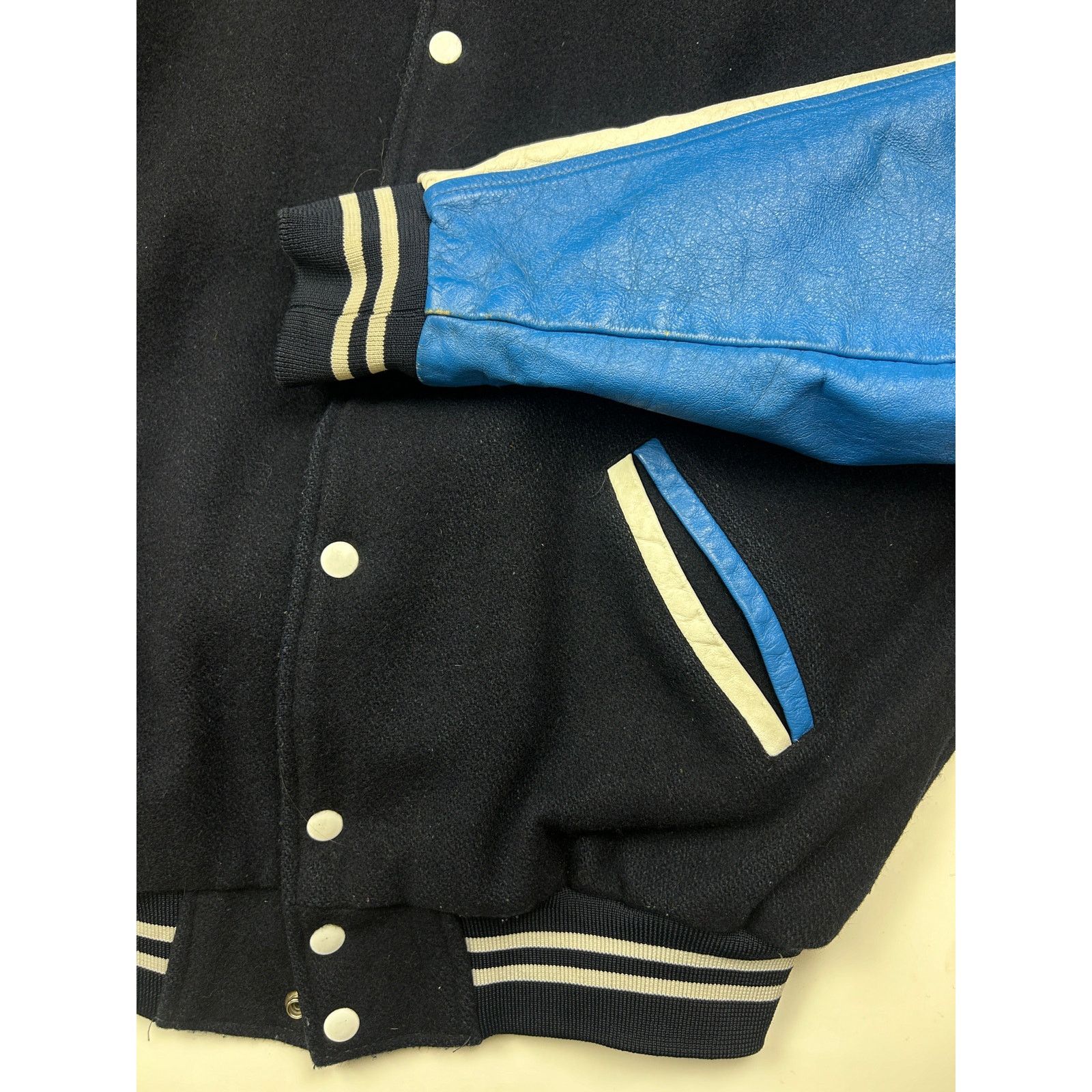 Vintage Vintage 90s Adjac Two Tone Wool Varsity Letterman Jacket L Size US L / EU 52-54 / 3 - 8 Thumbnail