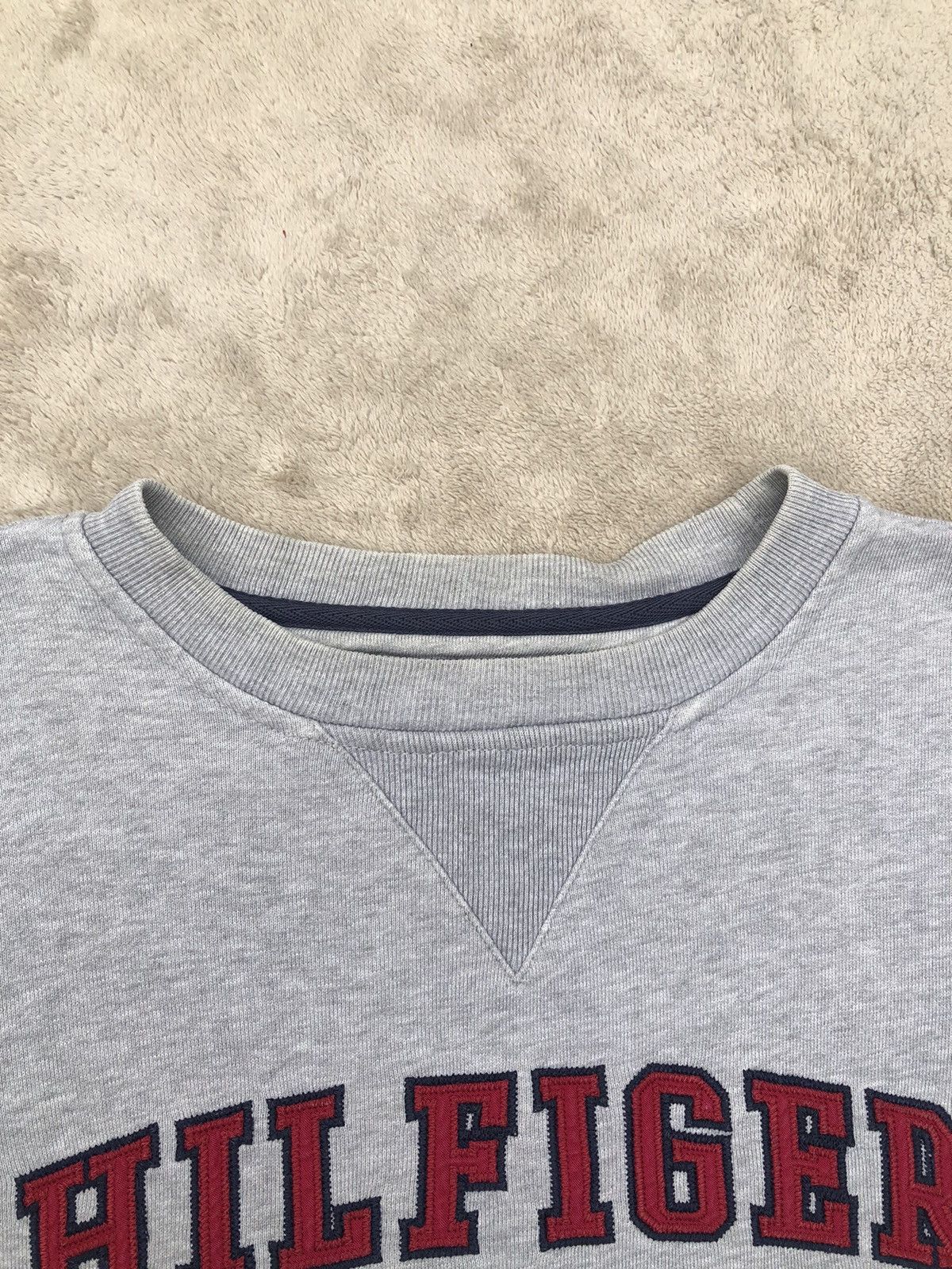 Tommy Hilfiger × Vintage Vintage 90s Tommy Hilfiger Spellout Embroidery Sweatshirt Size US M / EU 48-50 / 2 - 6 Thumbnail