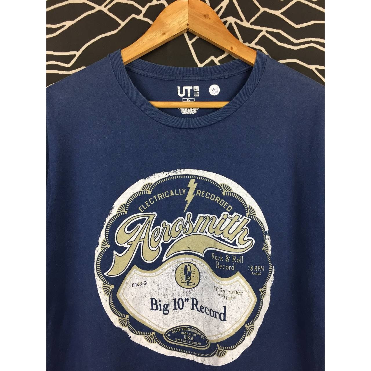 Aerosmith × Band Tees × Uniqlo Uniqlo X Aerosmith Electrically Recorded Big 10'' Record Tee Size US XL / EU 56 / 4 - 3 Thumbnail
