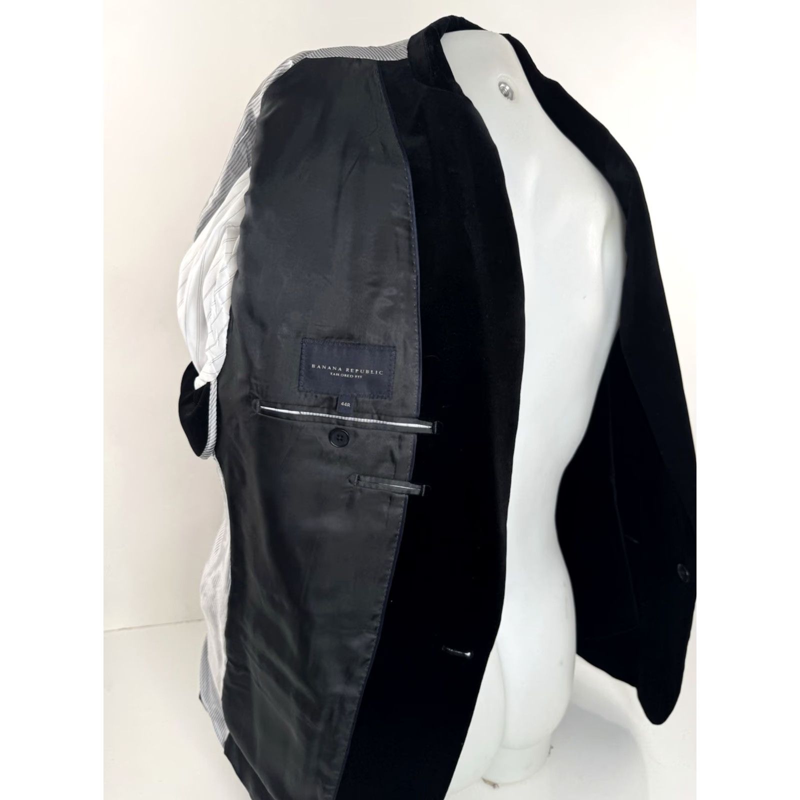 Banana Republic VINTAGE Banana Republic Italian Fabric VELVET Blazer Tux 44 R Jacket EXCELLENT Ban ana Republic Blazer 44 Black Mens Velvet Blazer Size 44R - 6 Thumbnail