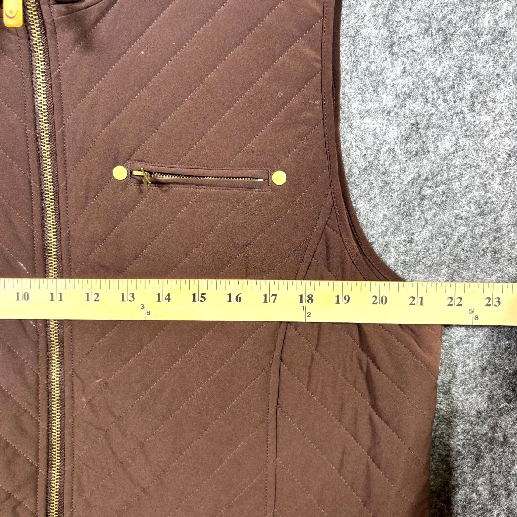 Vintage Chico's Zenergy Vest Women's 3 Brown Polyester Quilted Zip-Up Sleeveless Stretch Vest Size XS / US 0-2 / IT 36-38 - 4 Thumbnail