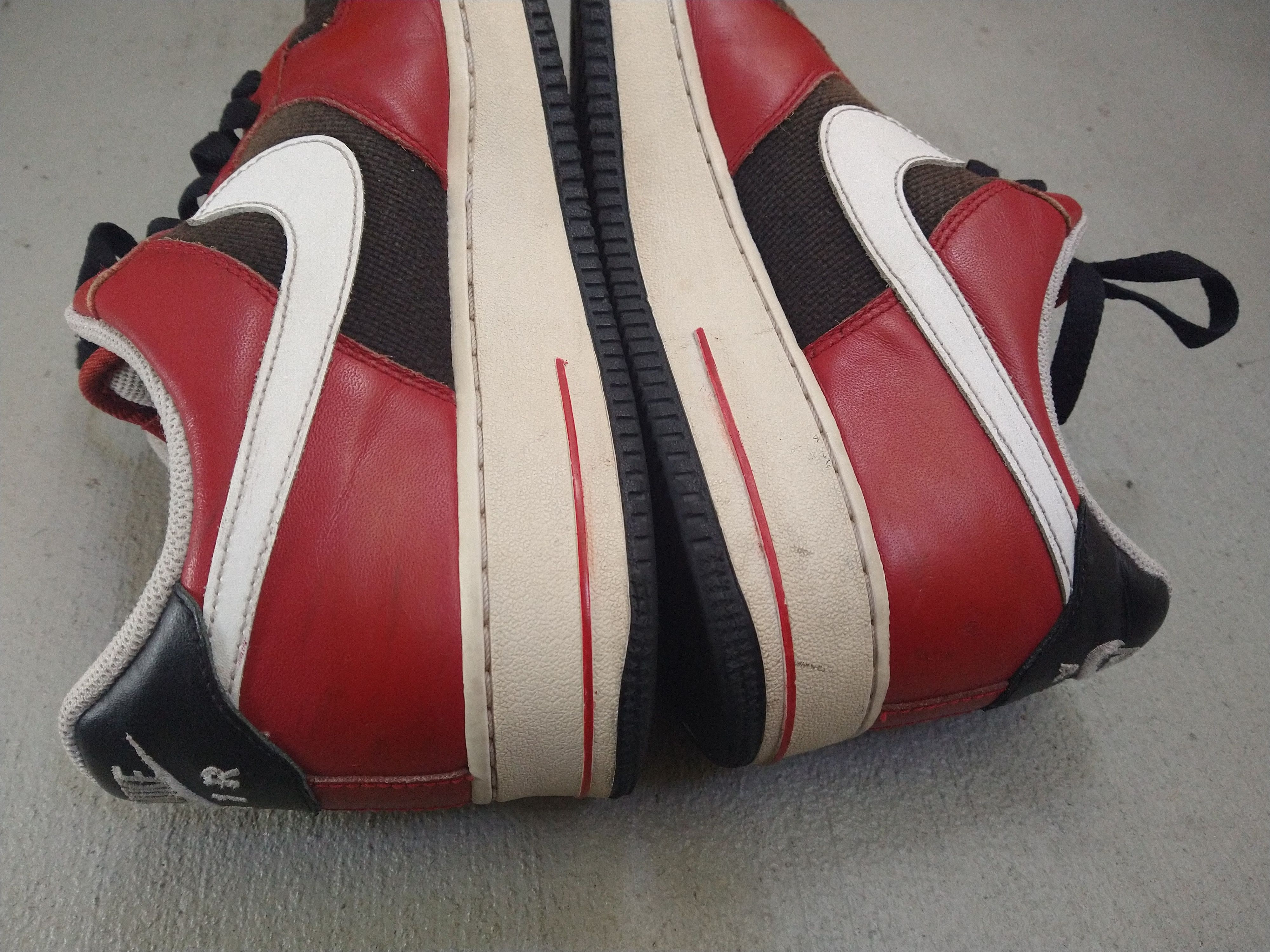 Nike Nike Air Force 1 Low Red Black Size 9.5 2009 315122-600 Size US 9.5 / EU 42-43 - 11 Thumbnail