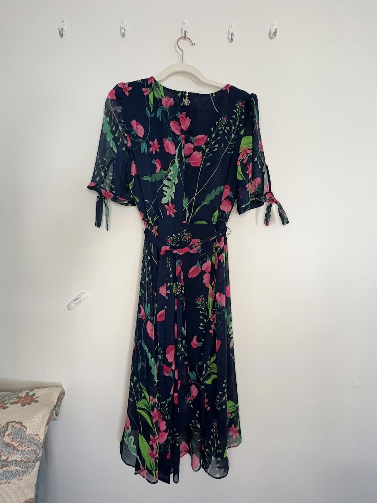 Tommy Hilfiger Tommy Hilfiger Floral and Navy Dress - Sz. 12 Size XL / US 12-14 / IT 48-50 - 2 Thumbnail