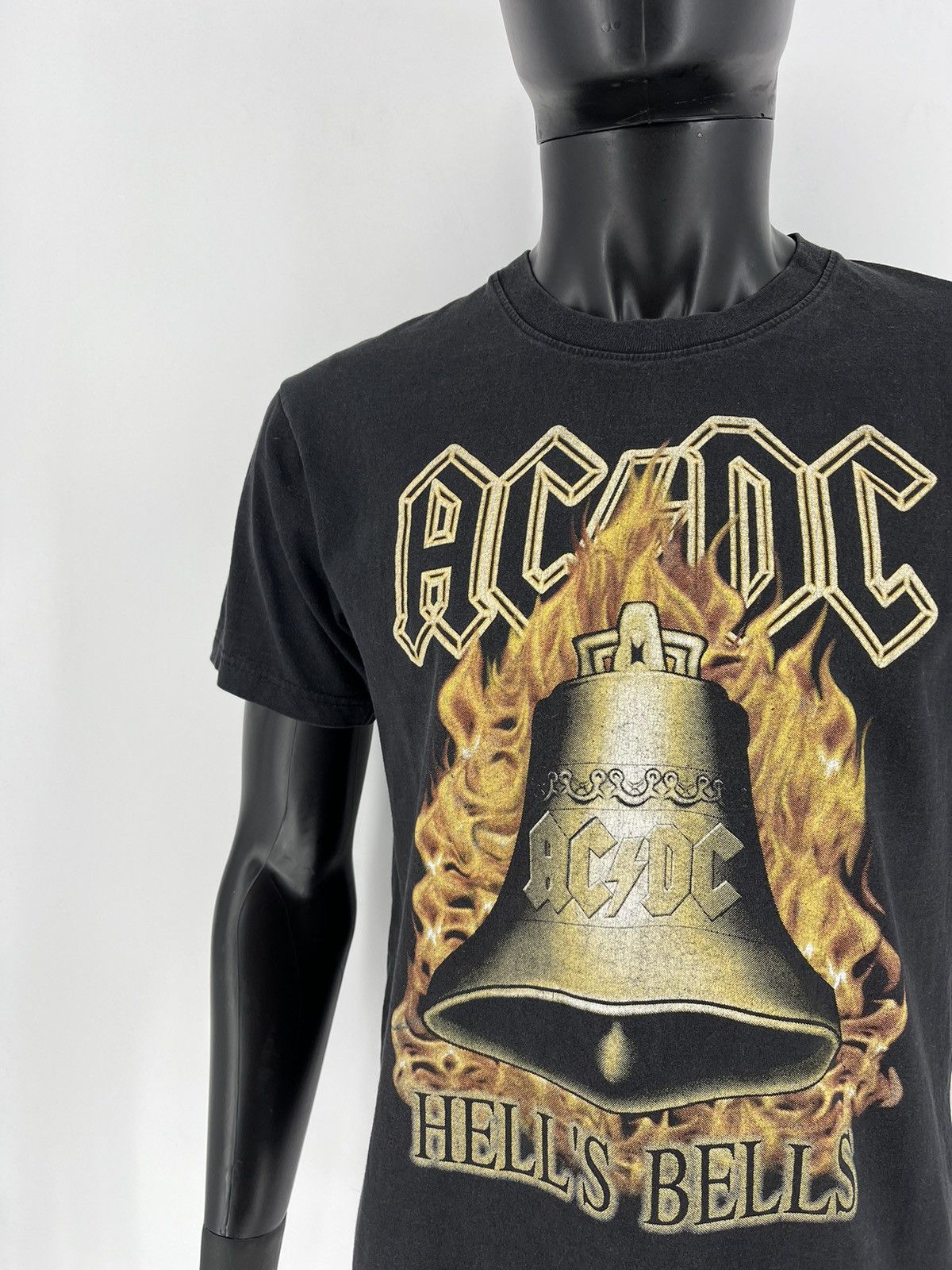 AC/DC × Band Tees × Vintage Vintage Y2k ACDC Hells Bells heavy metal rock t shirt like Size US S / EU 44-46 / 1 - 6 Thumbnail