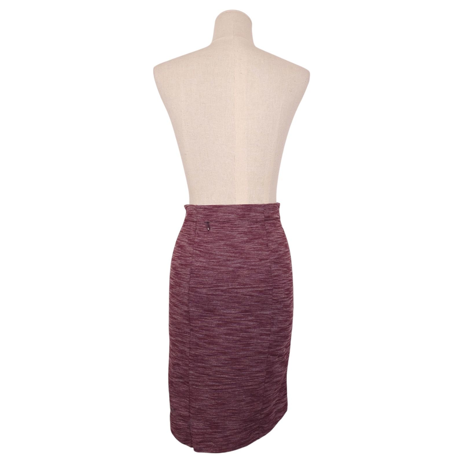 Lululemon Lululemon &go Where-To Skirt Heathered Bordeaux Drama Sz 4 Size 27" / US 4 / IT 40 - 6 Thumbnail