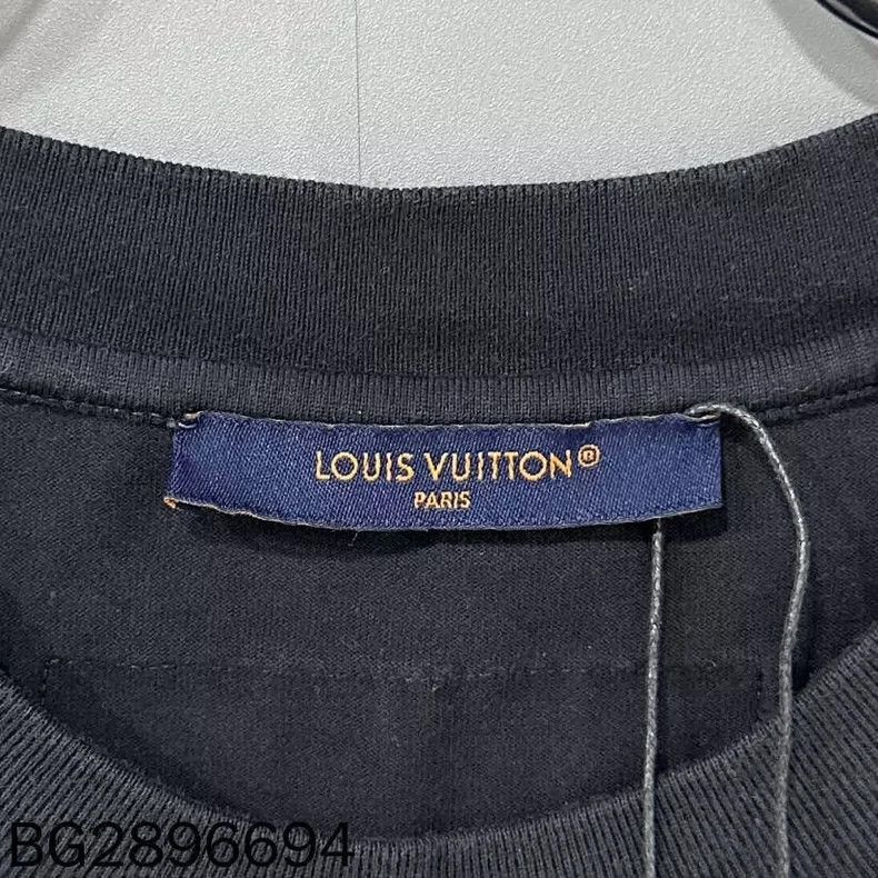 Louis Vuitton Louis Vuitton Black Logo Short Sleeve Tee- Size L / US 10 / IT 46 - 4 Thumbnail