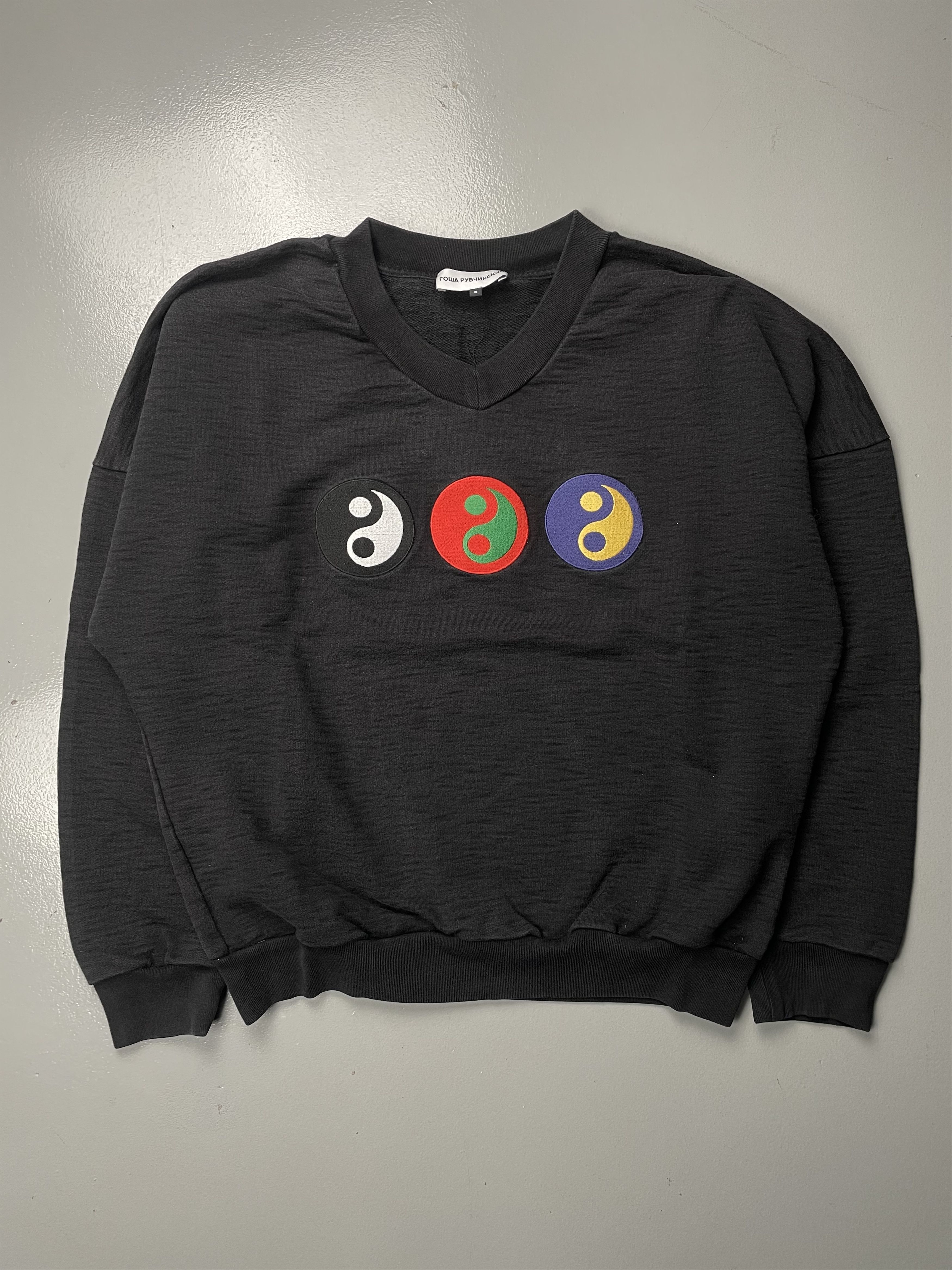 Gosha Rubchinskiy Gosha Rubchinskiy S/S 2017 Yin-Yang V-neck sweatshirt size S Size US S / EU 44-46 / 1 - 1 Thumbnail