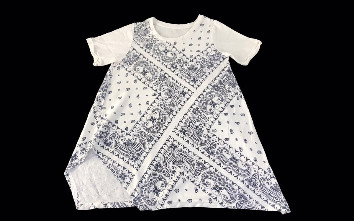 Japanese Brand Vintage Japanese Brand Paisley Printed Tee Girl Youth Wear Size S / US 4 / IT 40 - 1 Thumbnail