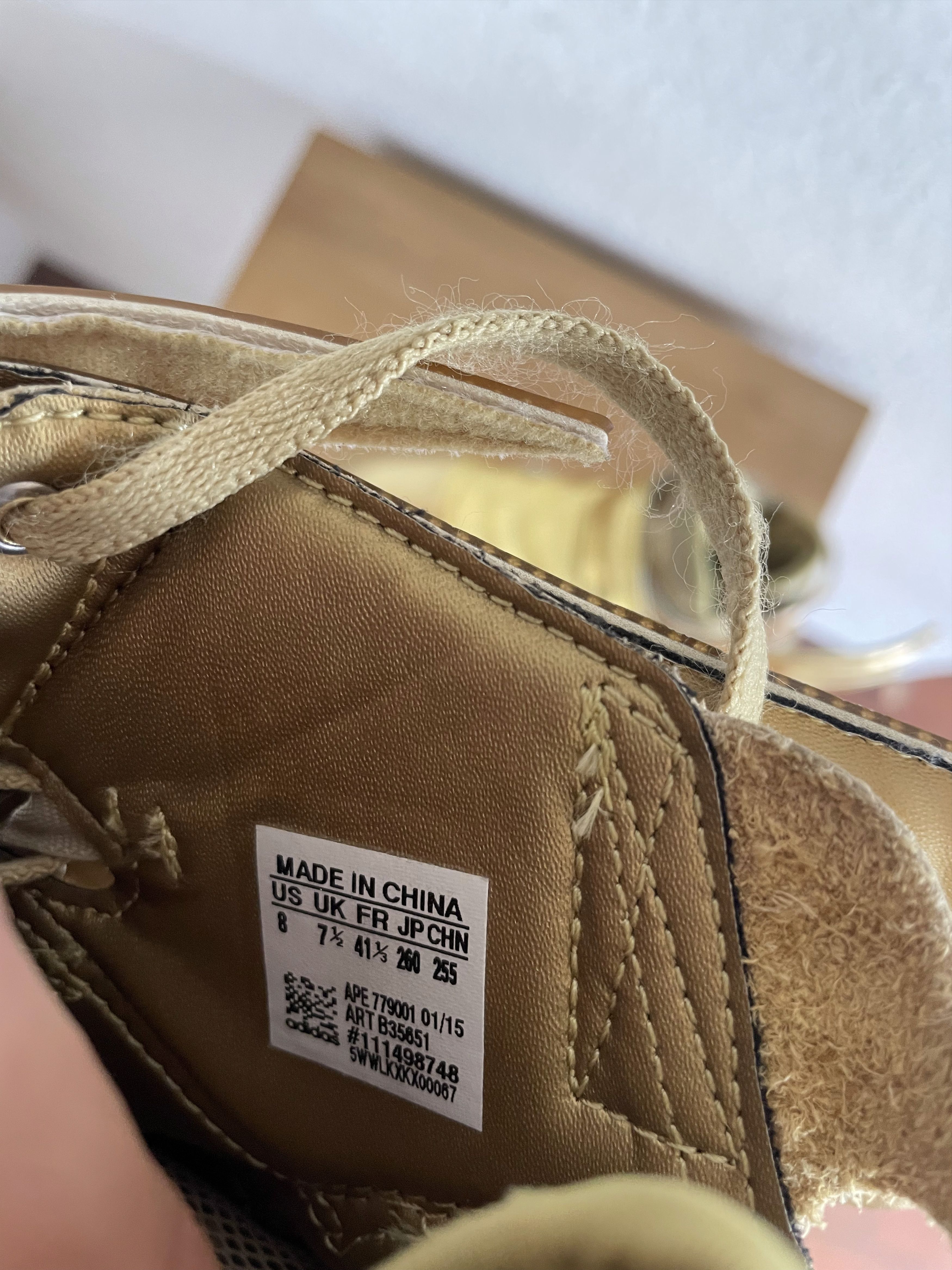 Adidas × Jeremy Scott Wings 3.0 Gold Metallic Size US 8 / EU 41 - 14 Thumbnail