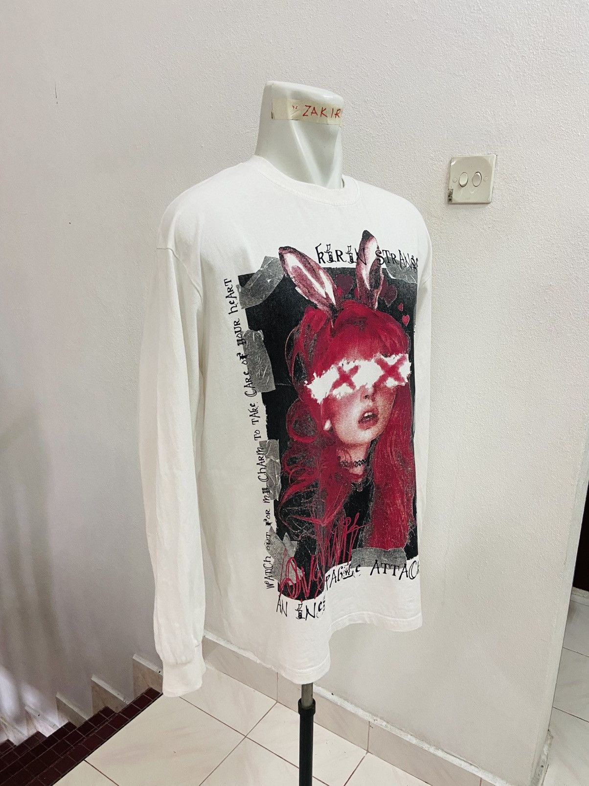Other KIRIN STRANGE BUNNY GIRL GRAPHICS TEE Size US L / EU 52-54 / 3 - 2 Thumbnail