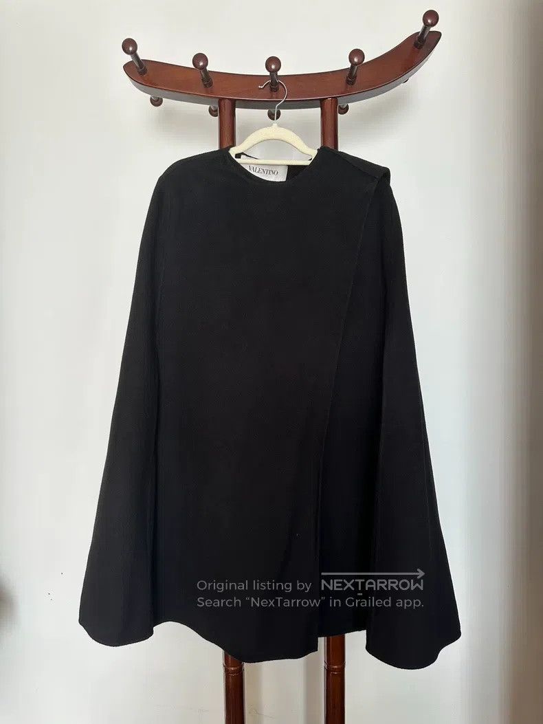 Valentino Valentino Black cloak Size M / US 6-8 / IT 42-44 - 4 Thumbnail