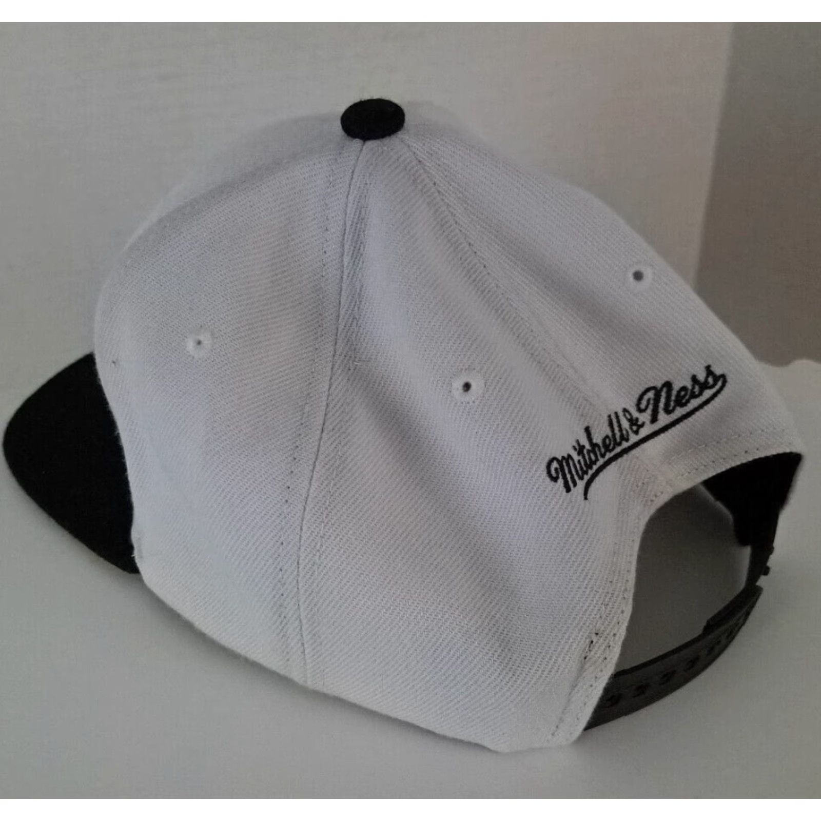 Reebok Vintage LA Lakers Basketball Adjustable Reebok Hat User: Vintage LA Lakers Basketball Adjustable Reebok Hat Size ONE SIZE - 5 Thumbnail
