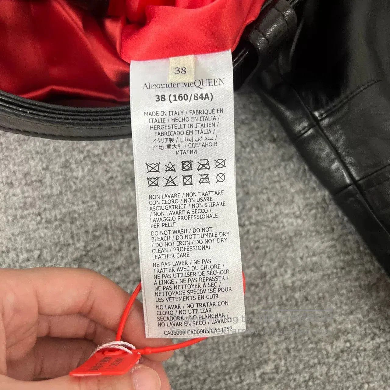 Alexander McQueen Alexander McQueen Short Biker Leather Jacket 38. Size S / US 4 / IT 40 - 5 Thumbnail