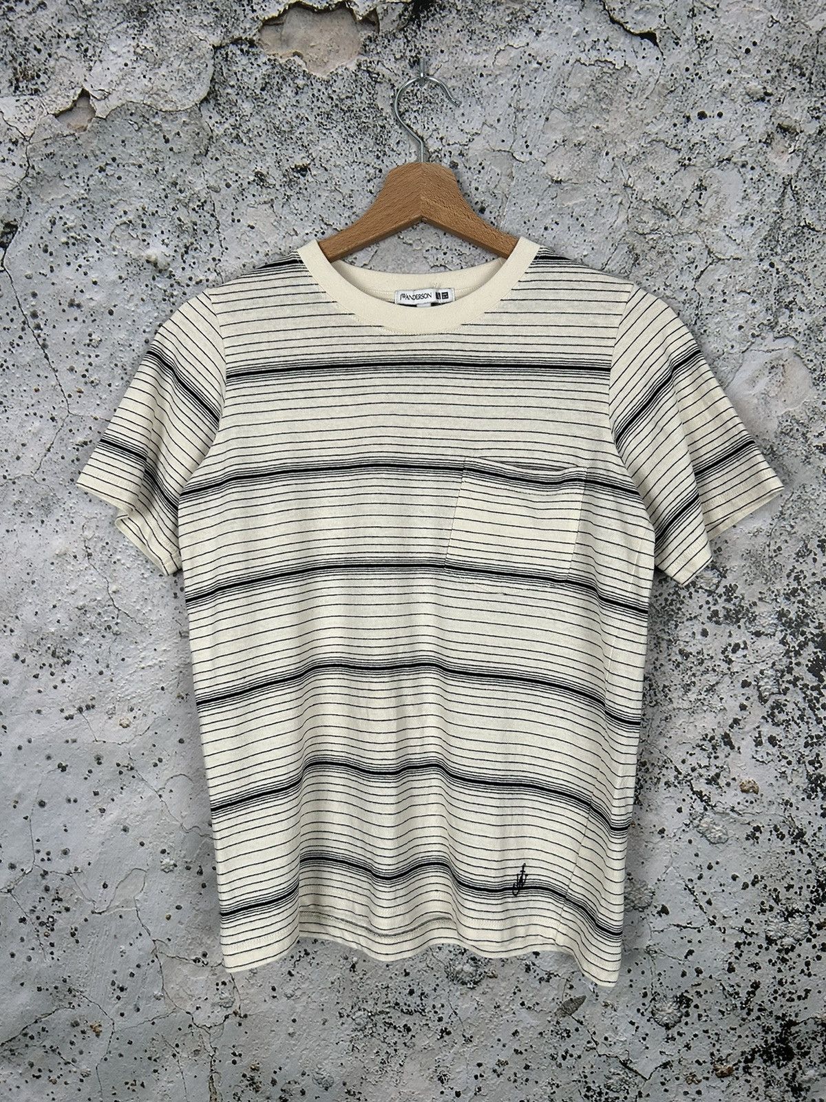 JW Anderson J.W. Anderson x Uniqlo Stripped Basic Tee Japanese Rare Hype Size US XS / EU 42 / 0 - 1 Thumbnail