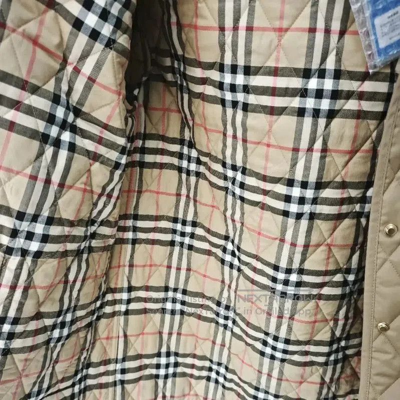 Burberry Burberry Quilted Short Jacket in Camel. Size M / US 6-8 / IT 42-44 - 5 Thumbnail