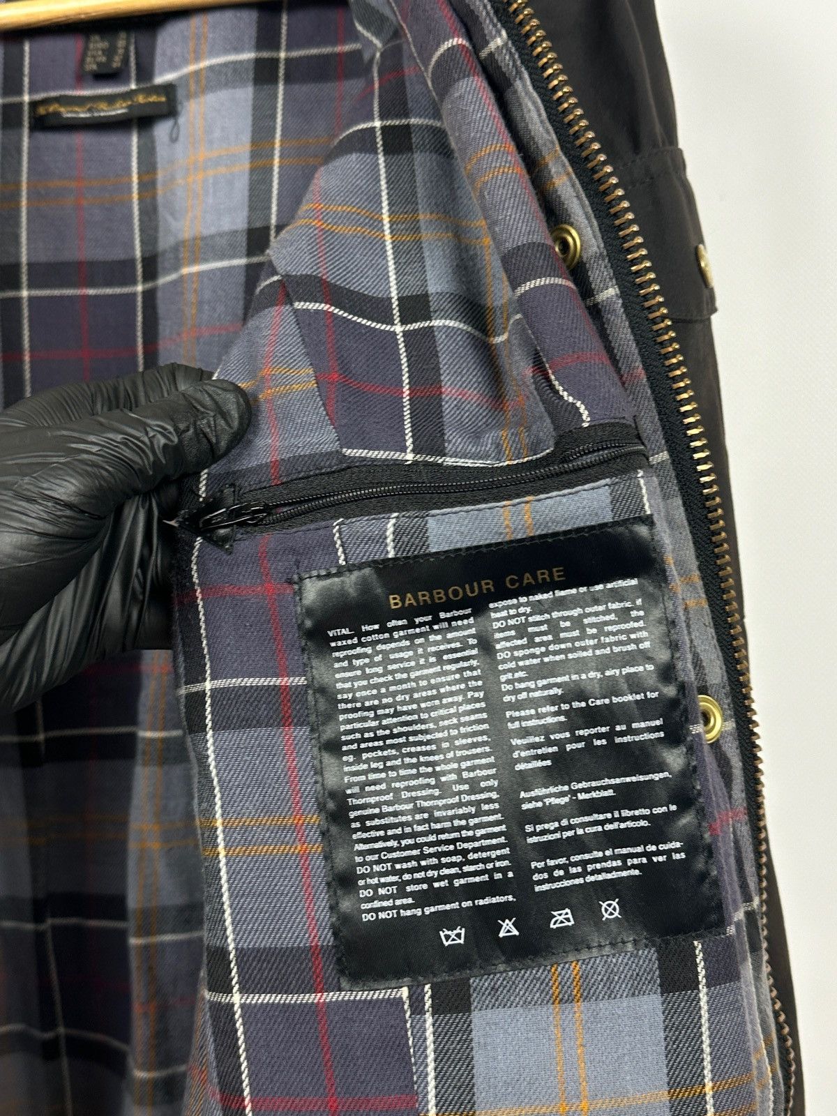 Barbour Barbour International Utility Black Waxed Motorcycle Jacket Size L / US 10 / IT 46 - 24 Thumbnail
