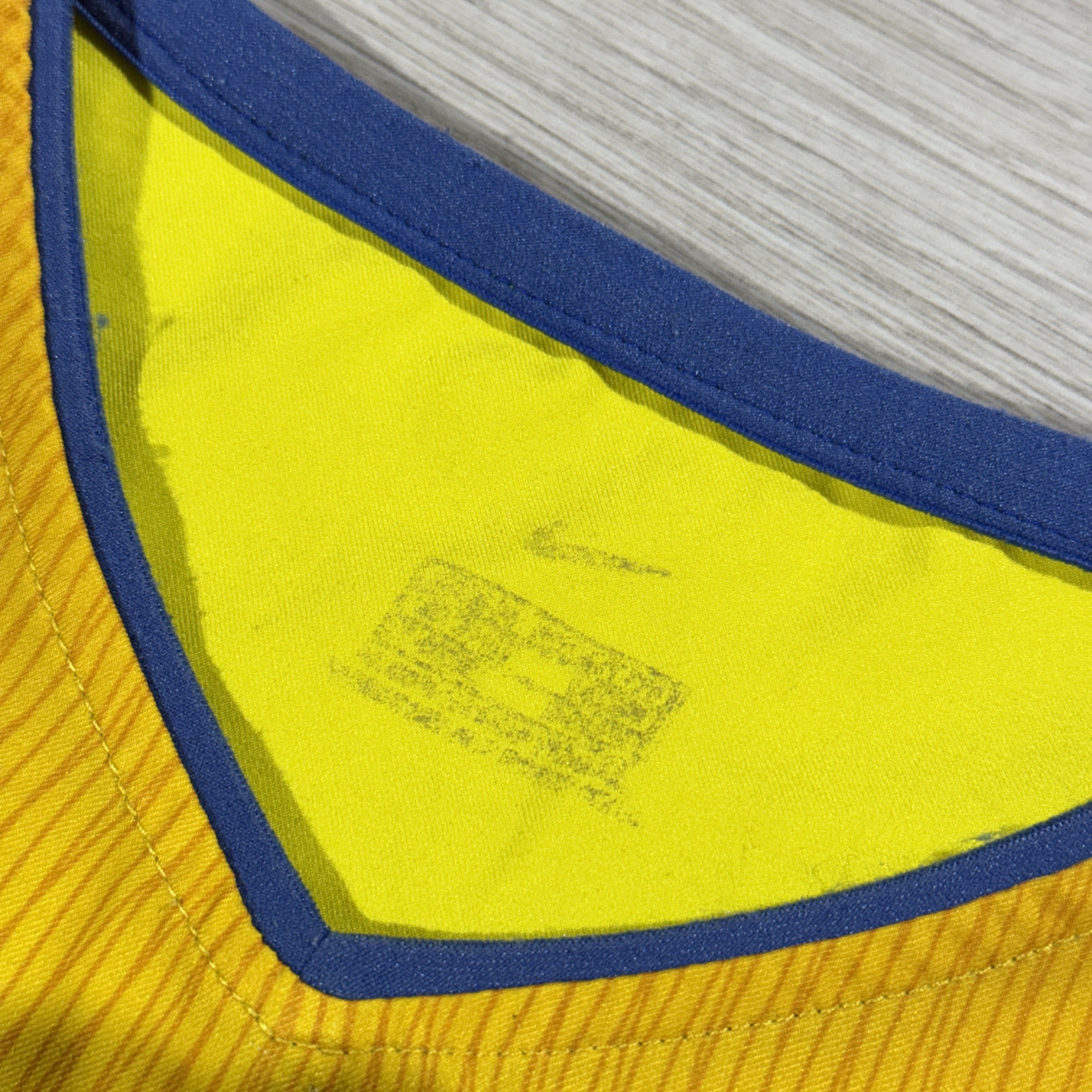 Nike Leeds United 2002-2004 Nike Strongbow Away Jersey Size L Size US L / EU 52-54 / 3 - 7 Thumbnail
