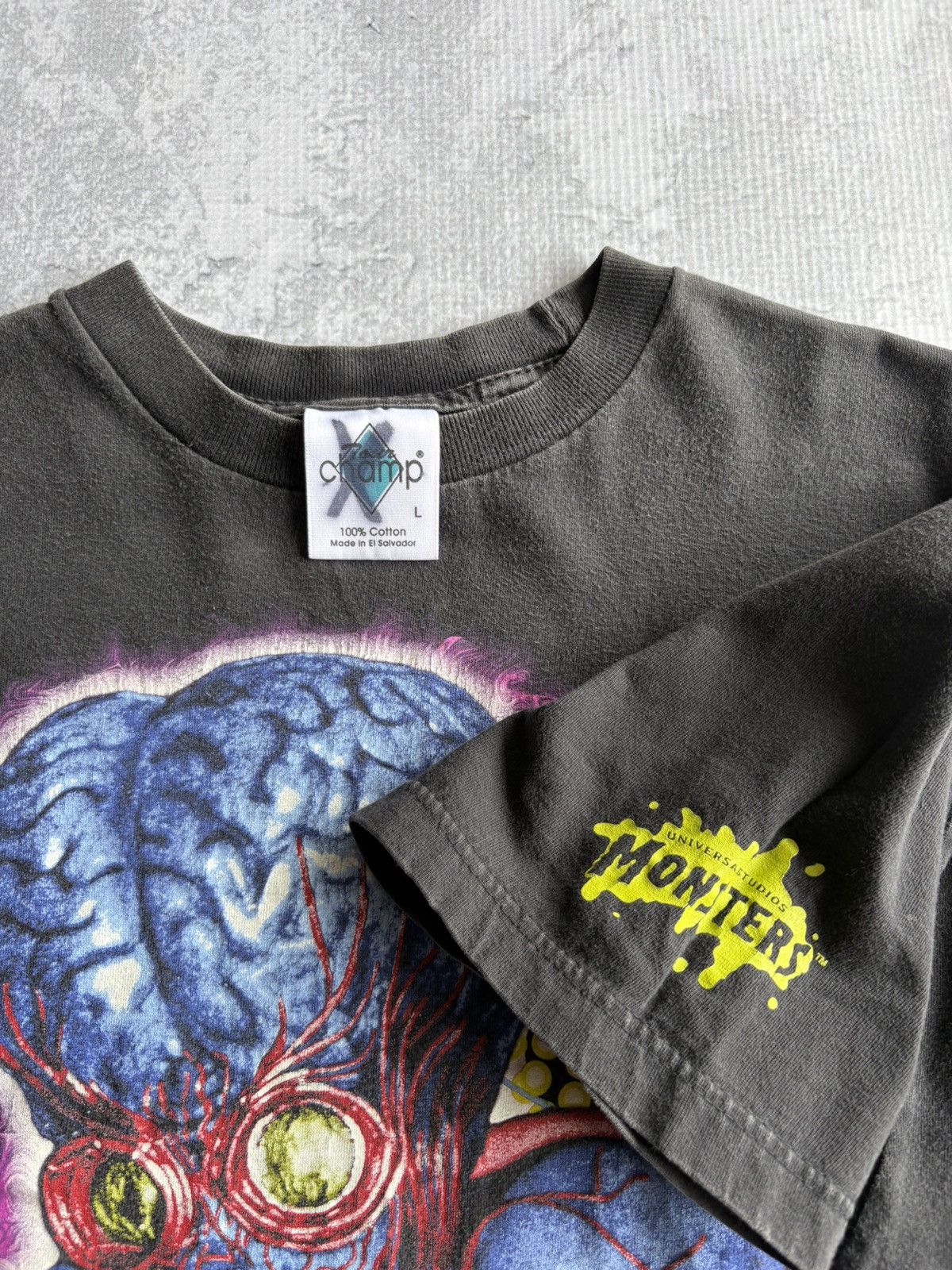 Universal Studios Vintage 1997 Universal Studios Monsters Alien T Shirt Size US L / EU 52-54 / 3 - 2 Thumbnail