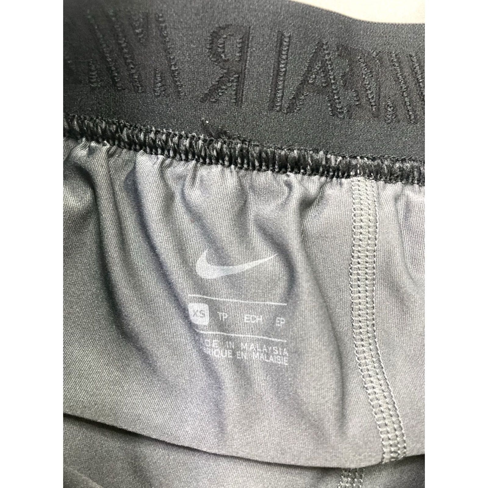 Nike Nike Air 2-in-1 Running Shorts Women XS Gray Black CT7366 021 Size 26" / US 2 / IT 38 - 6 Thumbnail
