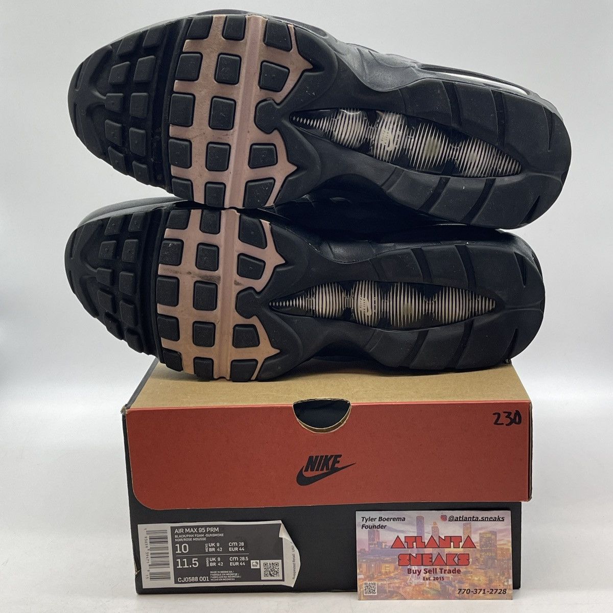 Nike Air max 95 pink foam Size US 10 / EU 43 - 7 Thumbnail
