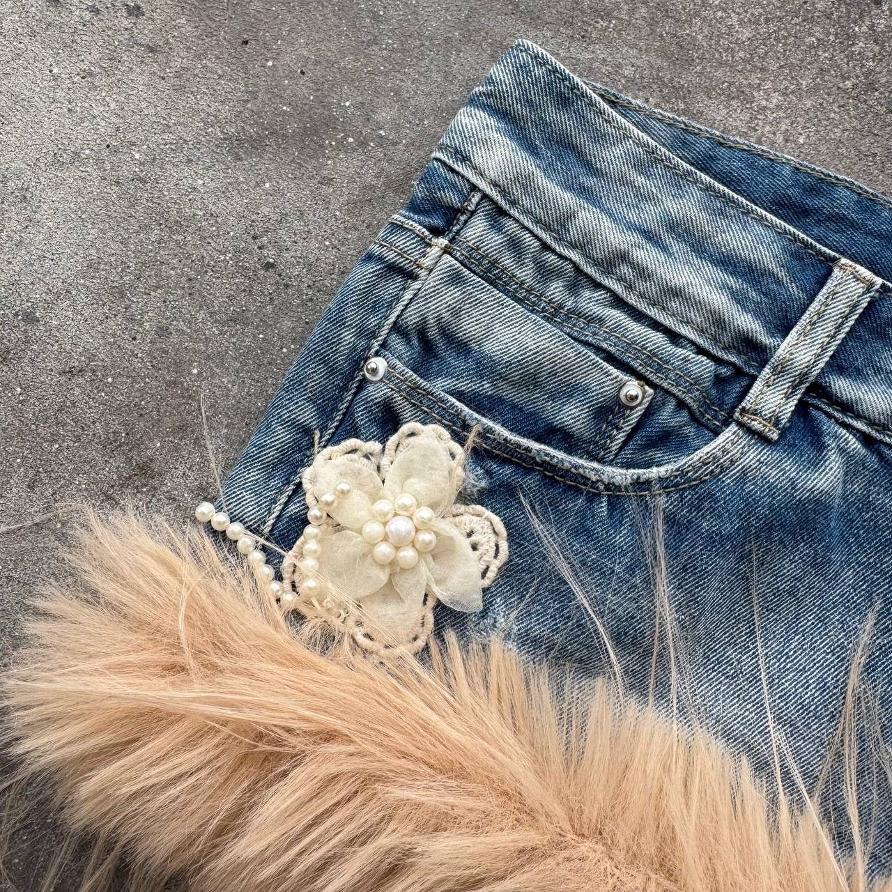 20471120 × Vintage 2000’s Aesthetic Y2K Faux Fur Vintage Mini Denim Shorts Size 27" / US 4 / IT 40 - 4 Thumbnail