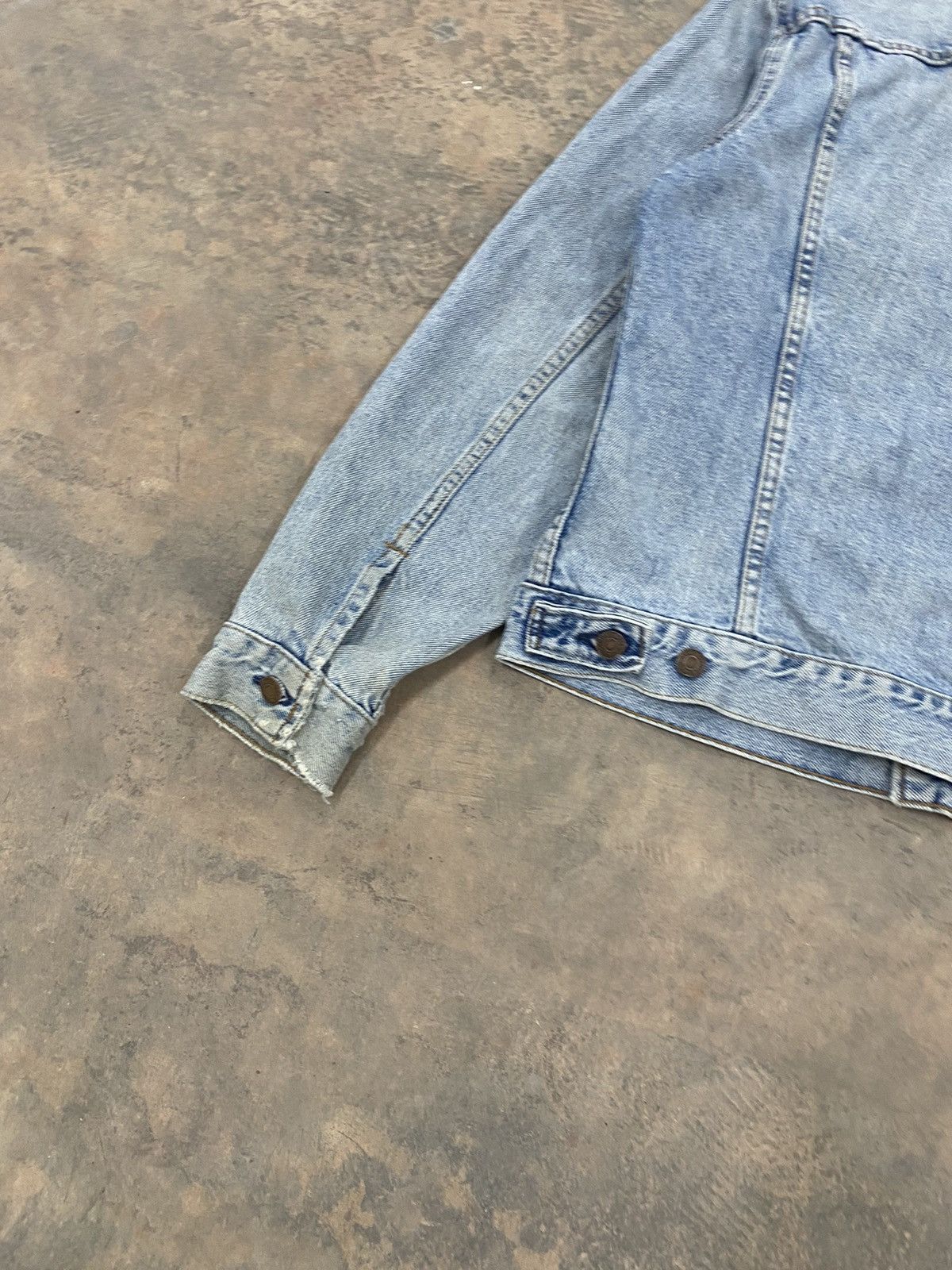 Levi's 1990s LEVIS TYPE 3 TRUCKER JACKET DENIM Size US M / EU 48-50 / 2 - 16 Thumbnail