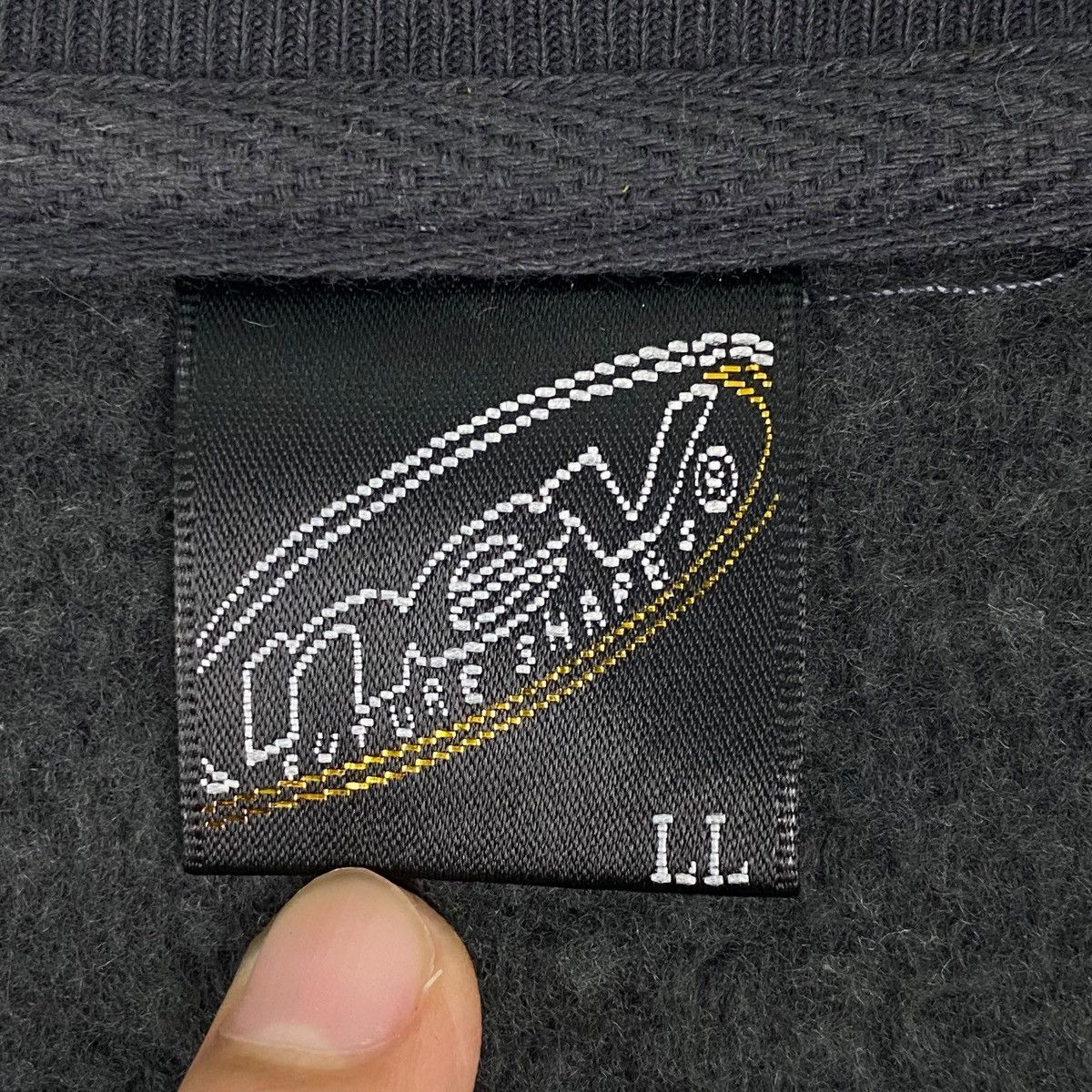 Vintage Vintage NEV Surfboard Sweatshirt Crewneck Black Size LL Size US L / EU 52-54 / 3 - 10 Thumbnail
