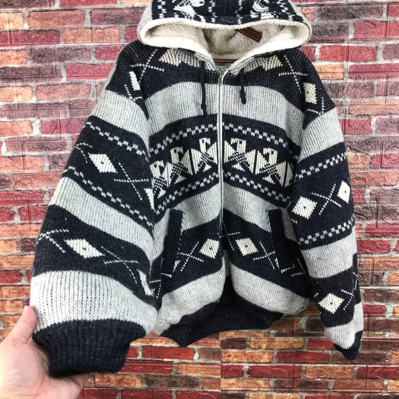 Vintage VINTAGE SABRINA JAPAN NAVAJO AZTEC THICK HOODIE SHERPA Size US L / EU 52-54 / 3 - 6 Thumbnail