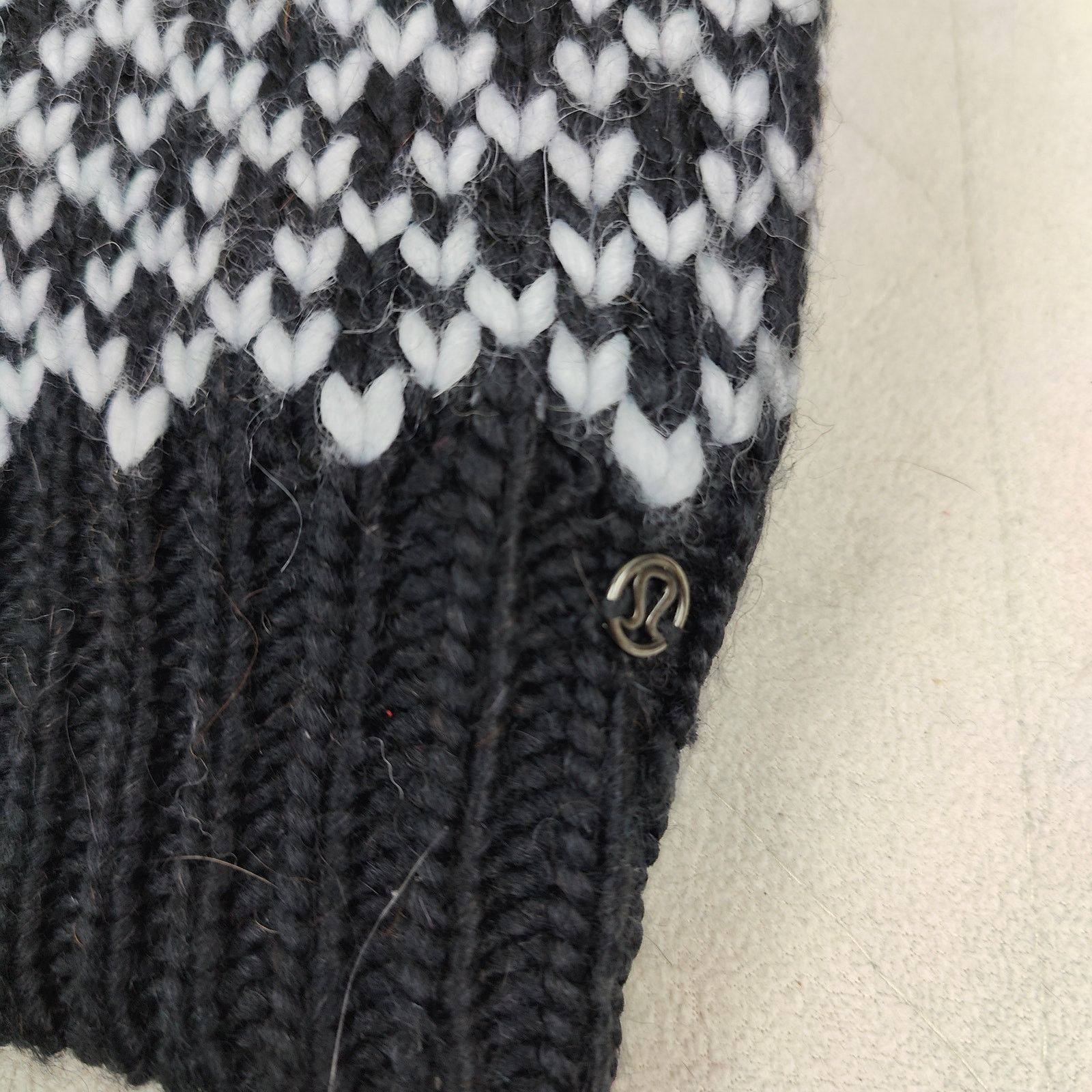 Lululemon Lululemon Infinitely Mad Scarf Silver Slate Black Thick Knit Size ONE SIZE - 2 Thumbnail