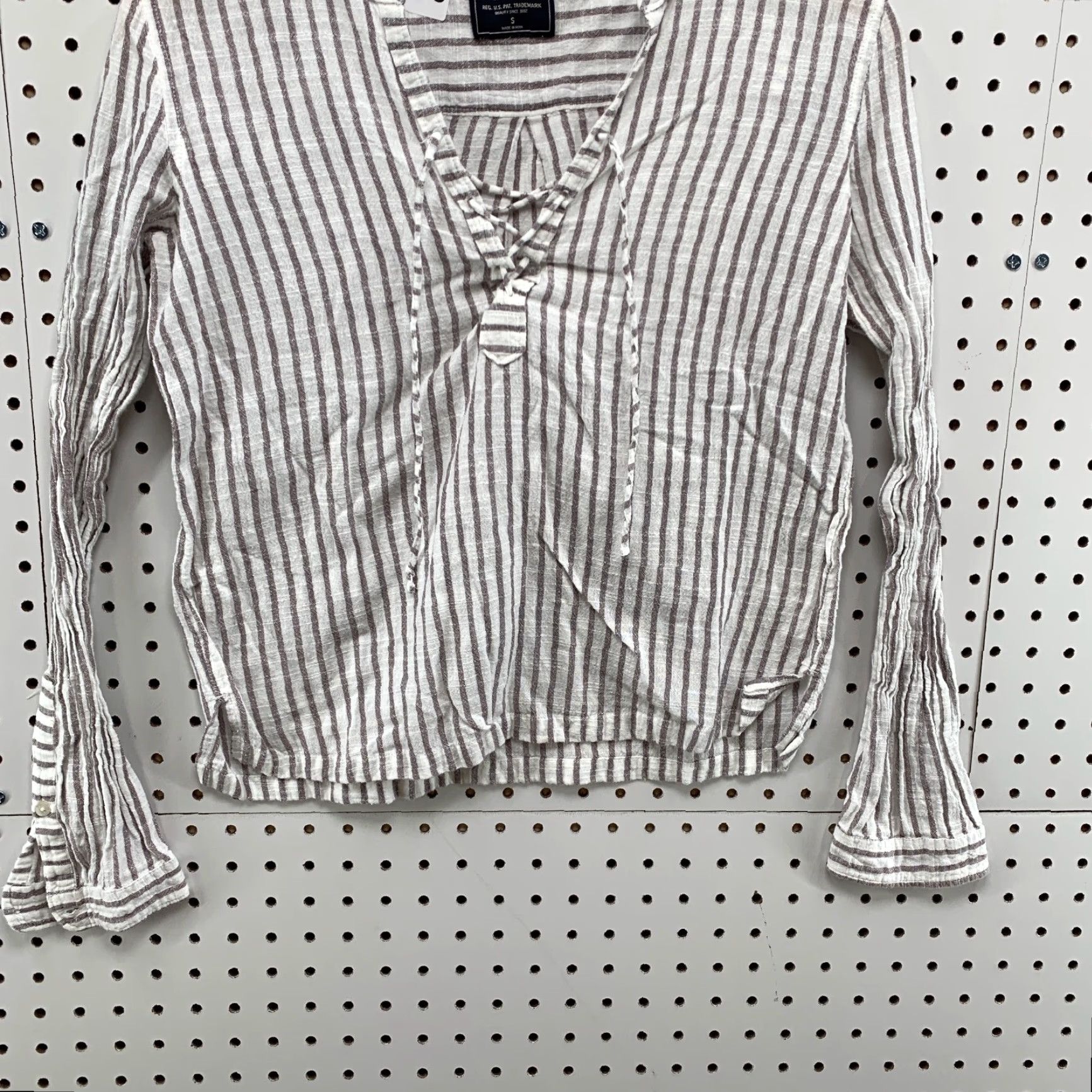 Abercrombie & Fitch VINTAGE Abercrombie & Fitch Linen Striped Top Women S White Gray 18x19.5 Blouse Shirt Size S / US 4 / IT 40 - 6 Thumbnail