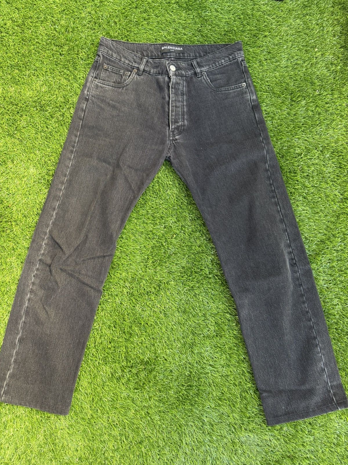 Balenciaga Balenciaga Straight Leg Denim in Black Size 30 Size US 30 / EU 46 - 1 Thumbnail