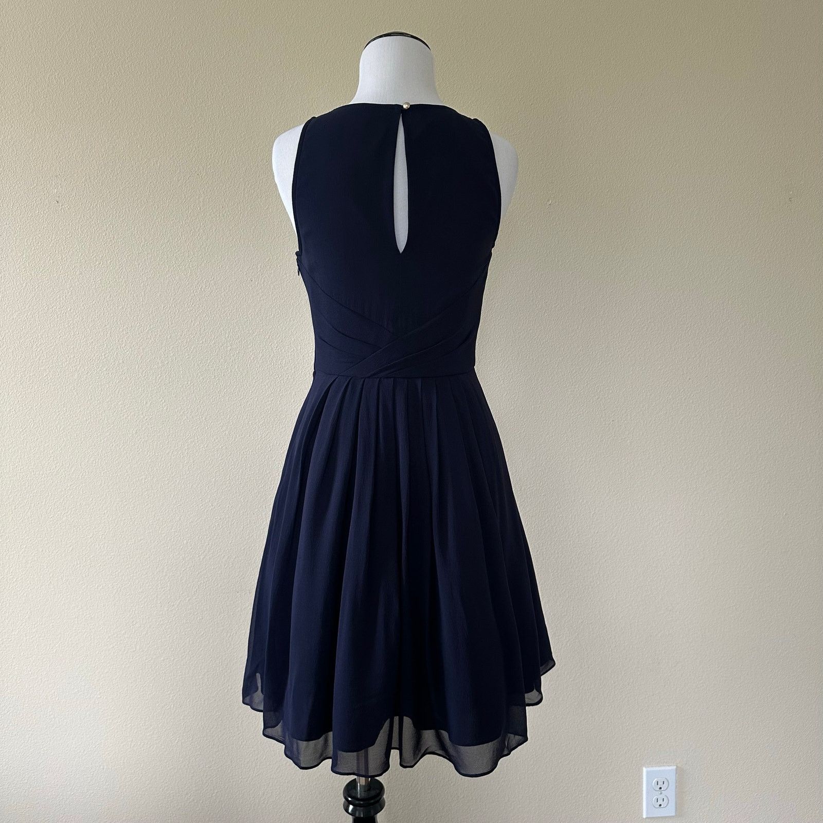 Ted Baker Ted Baker Saphira Tiered Pleat A-Line Silk Dress Size 1 Size XS / US 0-2 / IT 36-38 - 2 Thumbnail