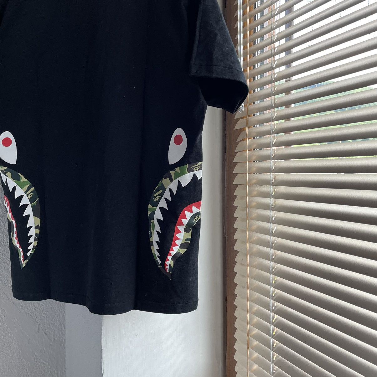 Bape BAPE Digital 1st Camo Shark Mouth Tee Size US M / EU 48-50 / 2 - 7 Thumbnail