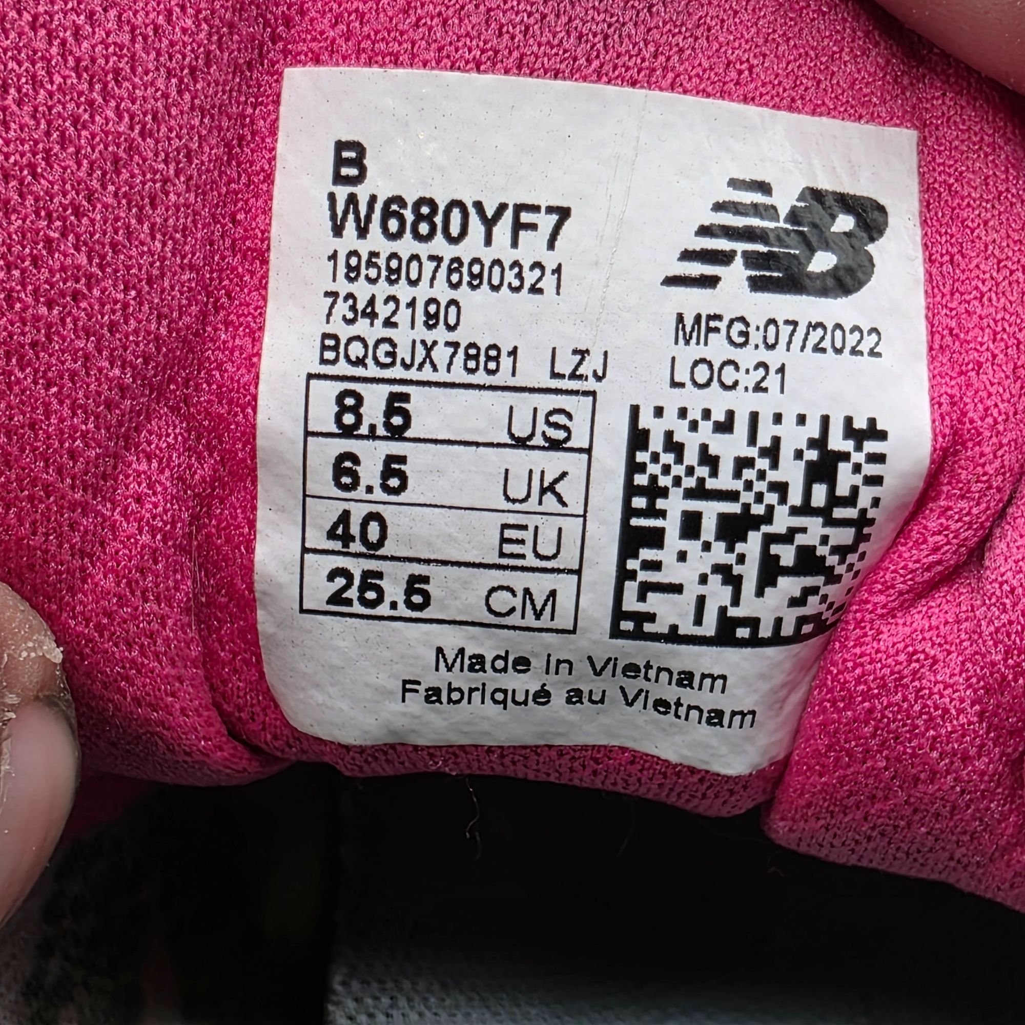 New Balance New Balance Fresh Foam 680v7 Womens 8.5 Black Pink Athletic Size US 8.5 / IT 38.5 - 6 Thumbnail
