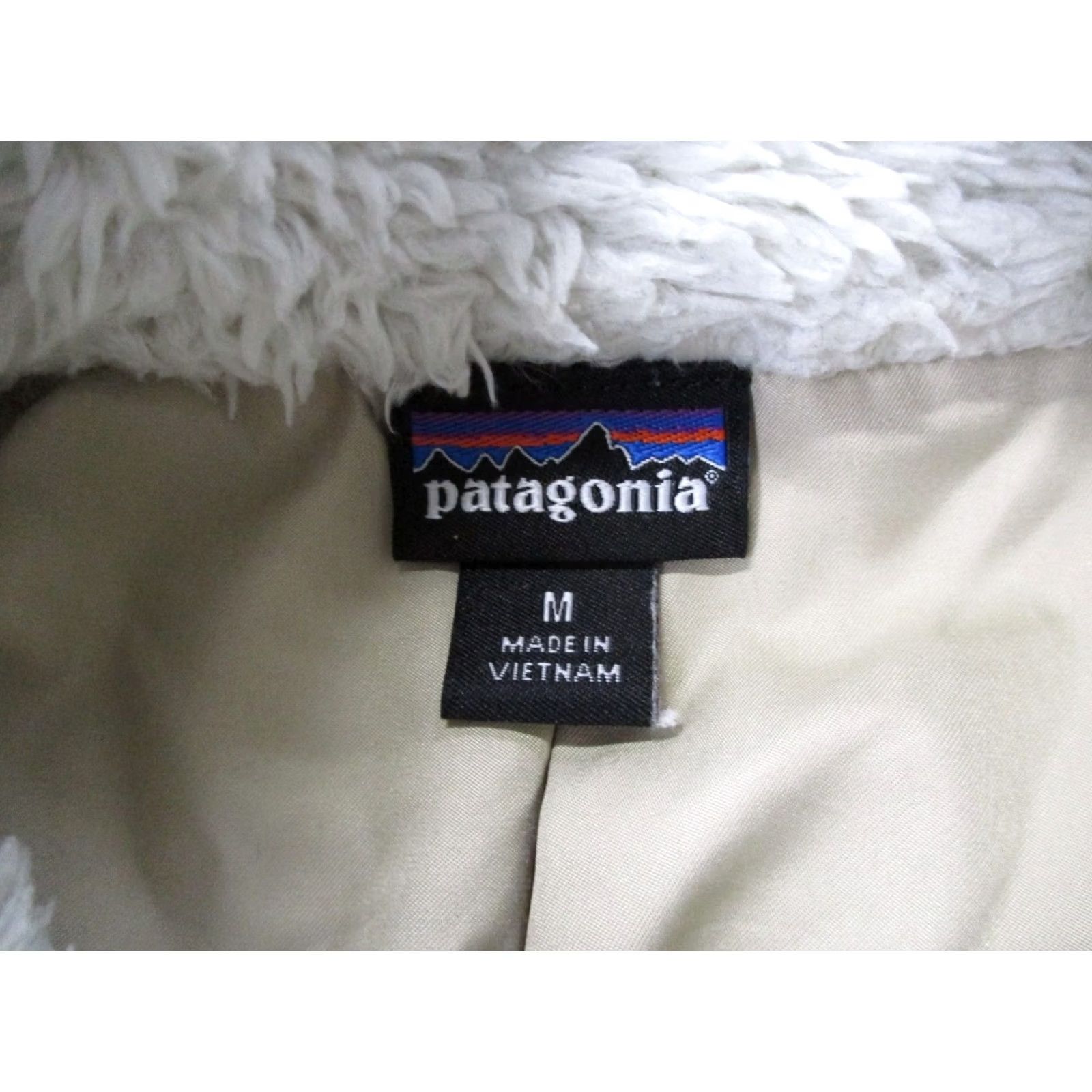 Patagonia Patagonia Jacket Womens M Beige Fuzzy Fleece Sherpa Outdoor Hiking Camping Windbreaker Full Zip Pockets Outdoor Womens M Beige Patagonia Jacket Size M / US 6-8 / IT 42-44 - 7 Thumbnail