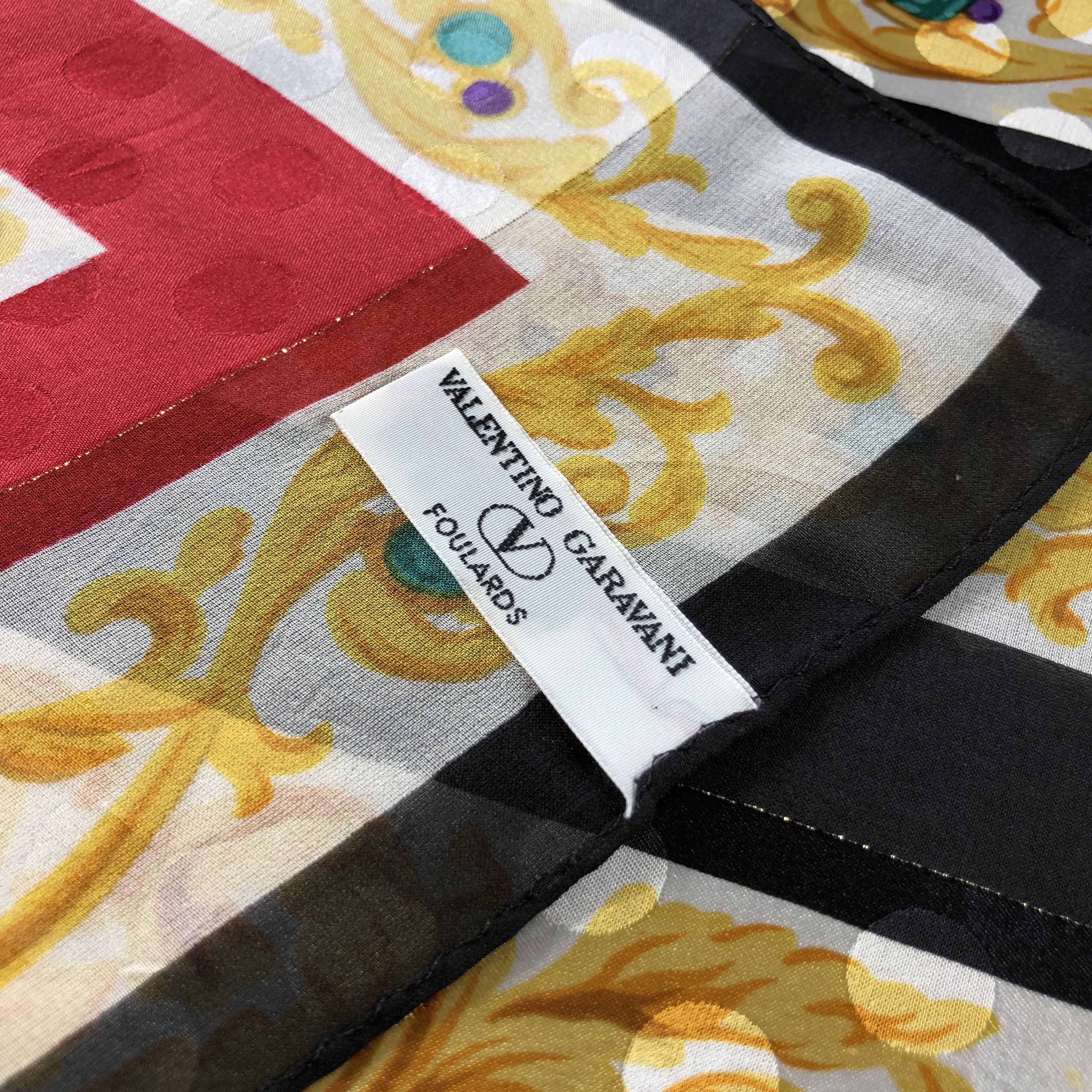 Vintage Valentino Garavani Luxury Silk Scarf M1240 Size ONE SIZE - 5 Thumbnail