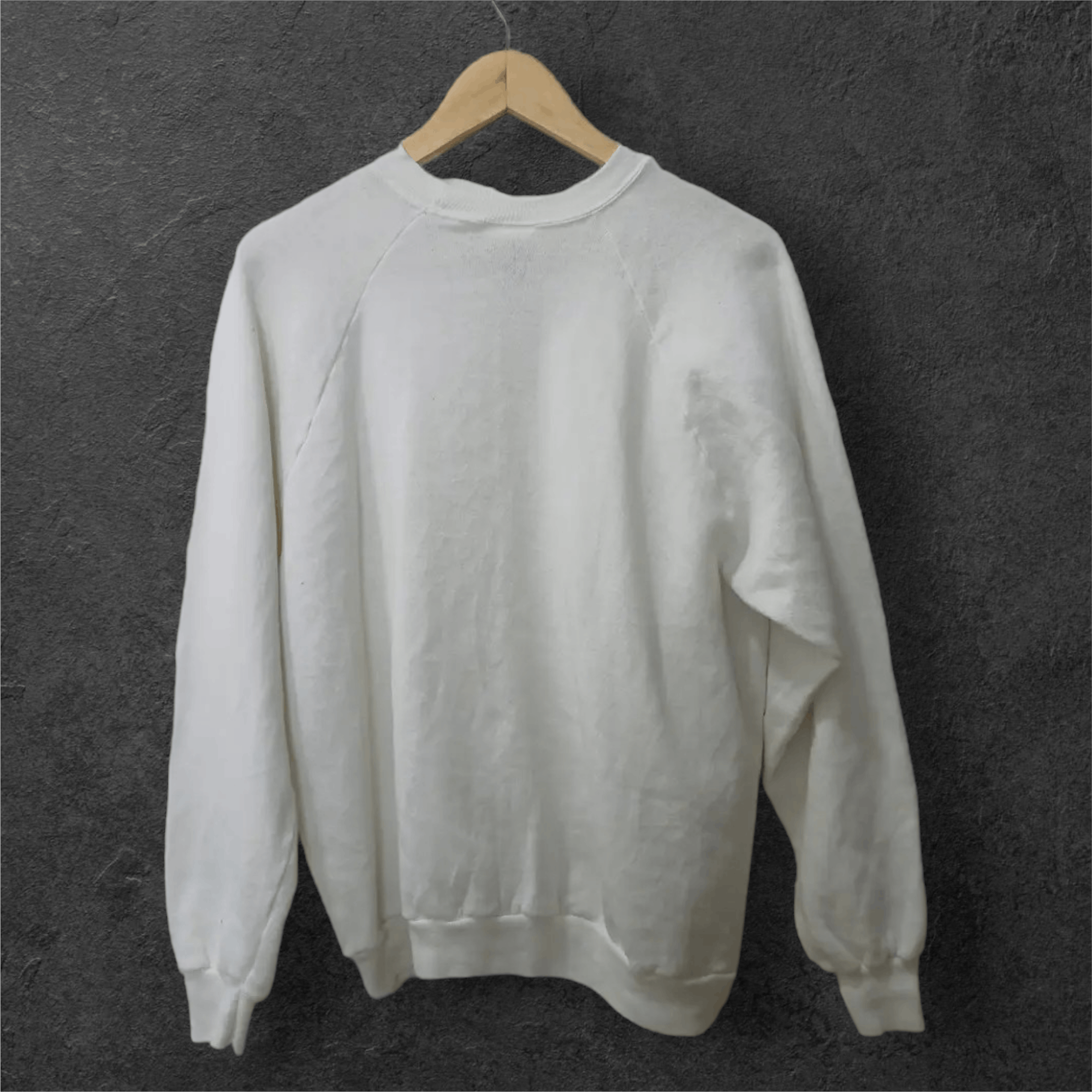 Hanes Vintage HANES Plain White Sweatshirt Size US XL / EU 56 / 4 - 1 Thumbnail