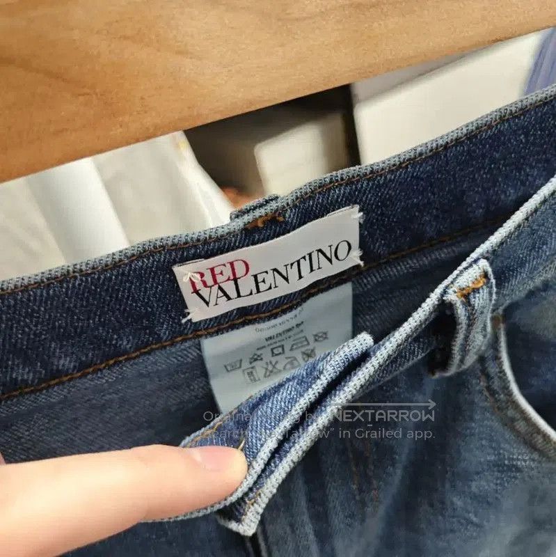 Valentino Valentino Blue Denim Skirt with Star Embellishments . Size 28" / US 6 / IT 42 - 3 Thumbnail