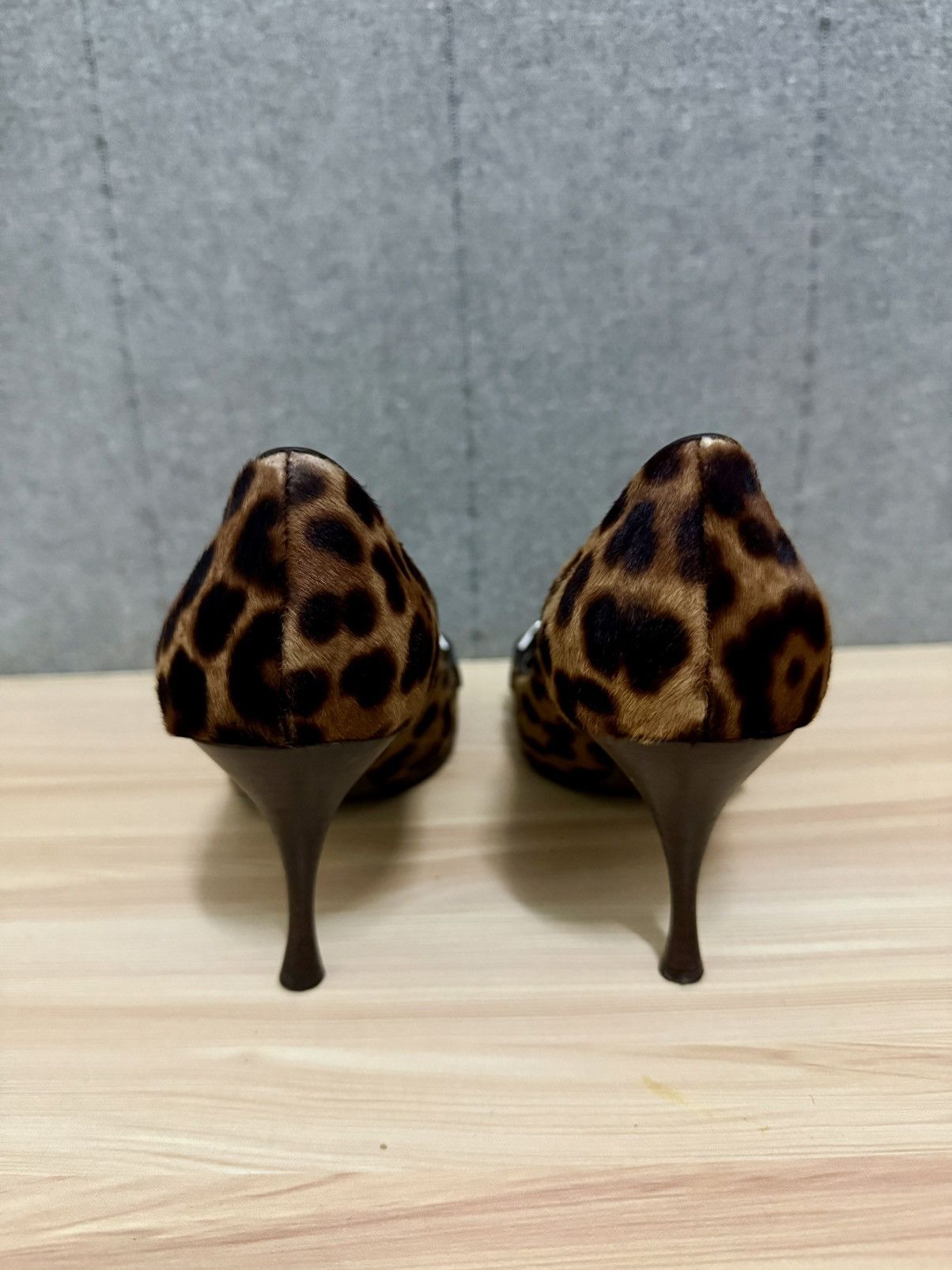 Dolce & Gabbana Dolce & Gabbana leopard print pony hair heels Size US 8 / IT 38 - 11 Thumbnail