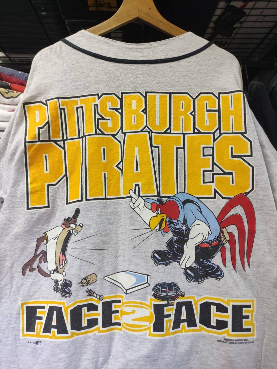 MLB Vtg 90's Pittsburgh Pirates x Warner Bros Face2Face Jerseys Size US L / EU 52-54 / 3 - 1 Thumbnail