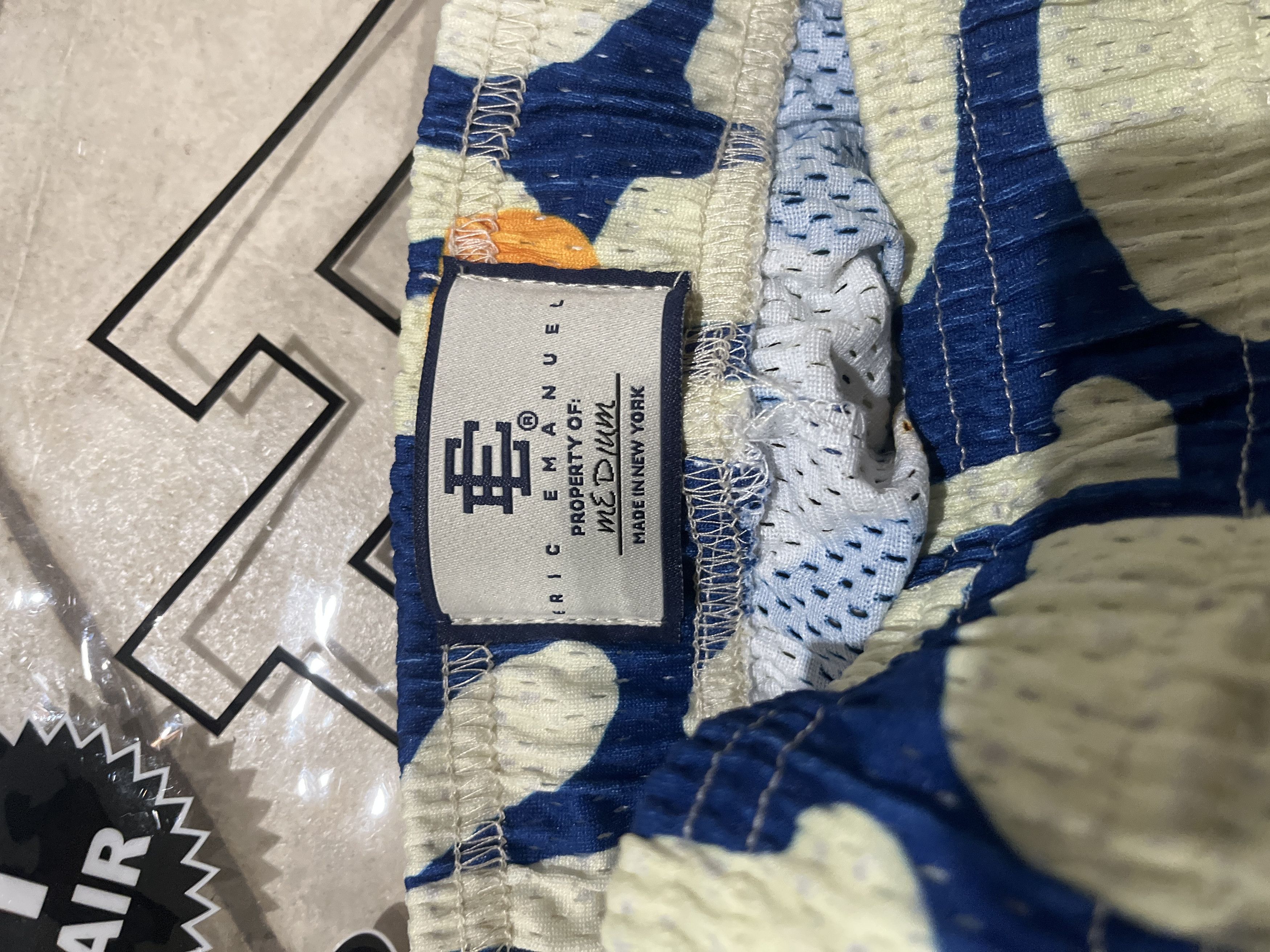Eric Emanuel Eric Emanuel EE Basic Shorts Blue Daises M - Size US 30 / EU 46 - 4 Thumbnail