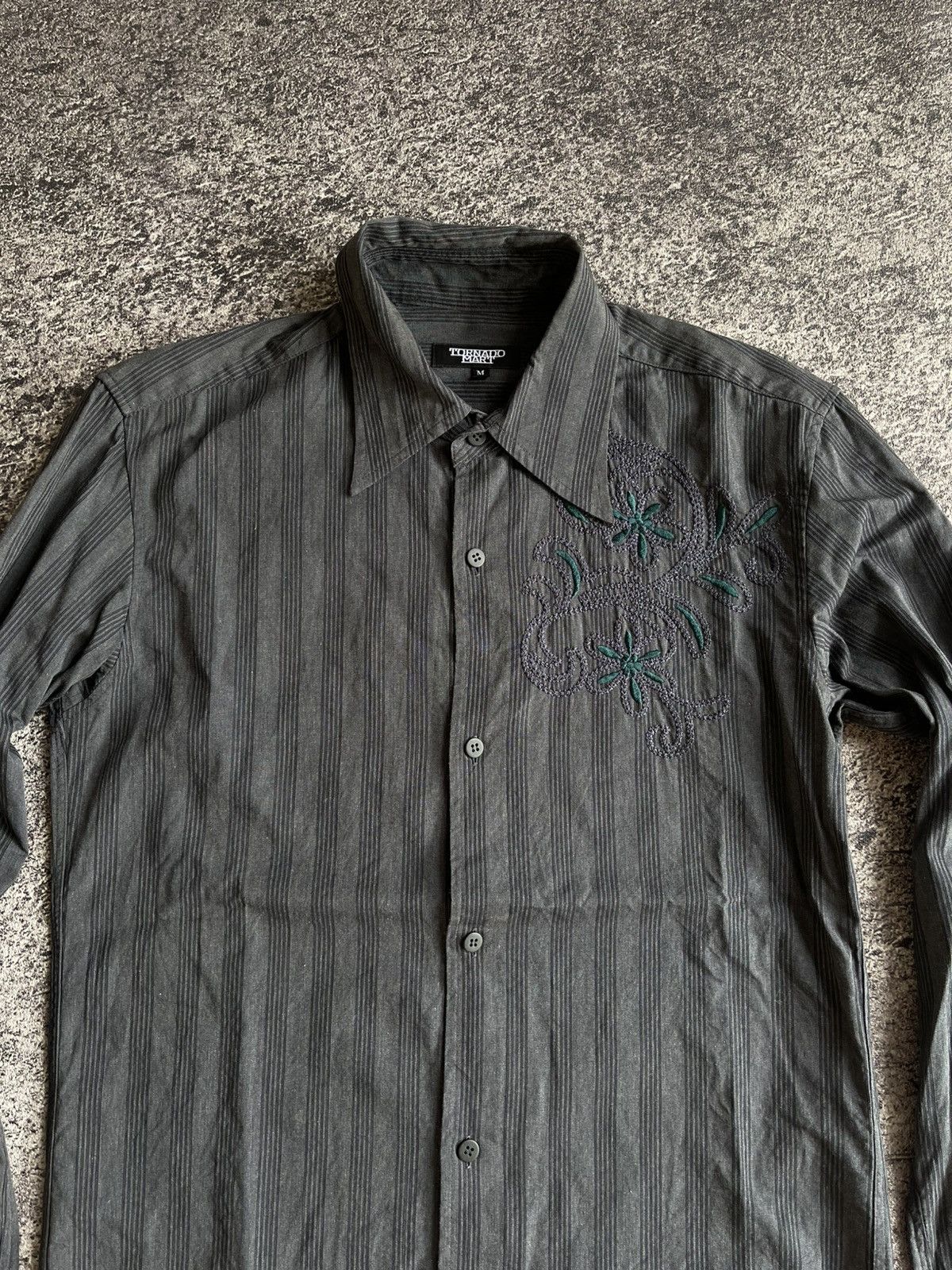 Tornado Mart Tornado Mart Japan Sun faded embroidery flower stripes shirt Size US M / EU 48-50 / 2 - 3 Thumbnail