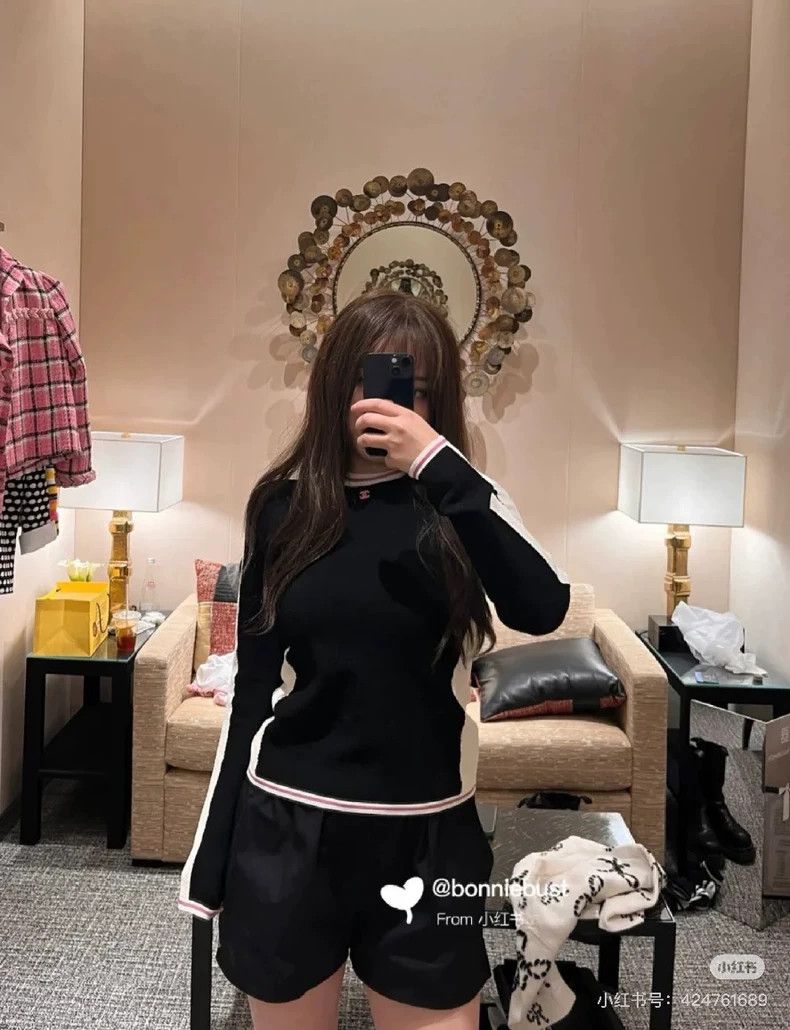 Chanel Chanel 24S spring and summer black bottom pink white edge Size XXS / US 00 / IT 34 - 8 Thumbnail
