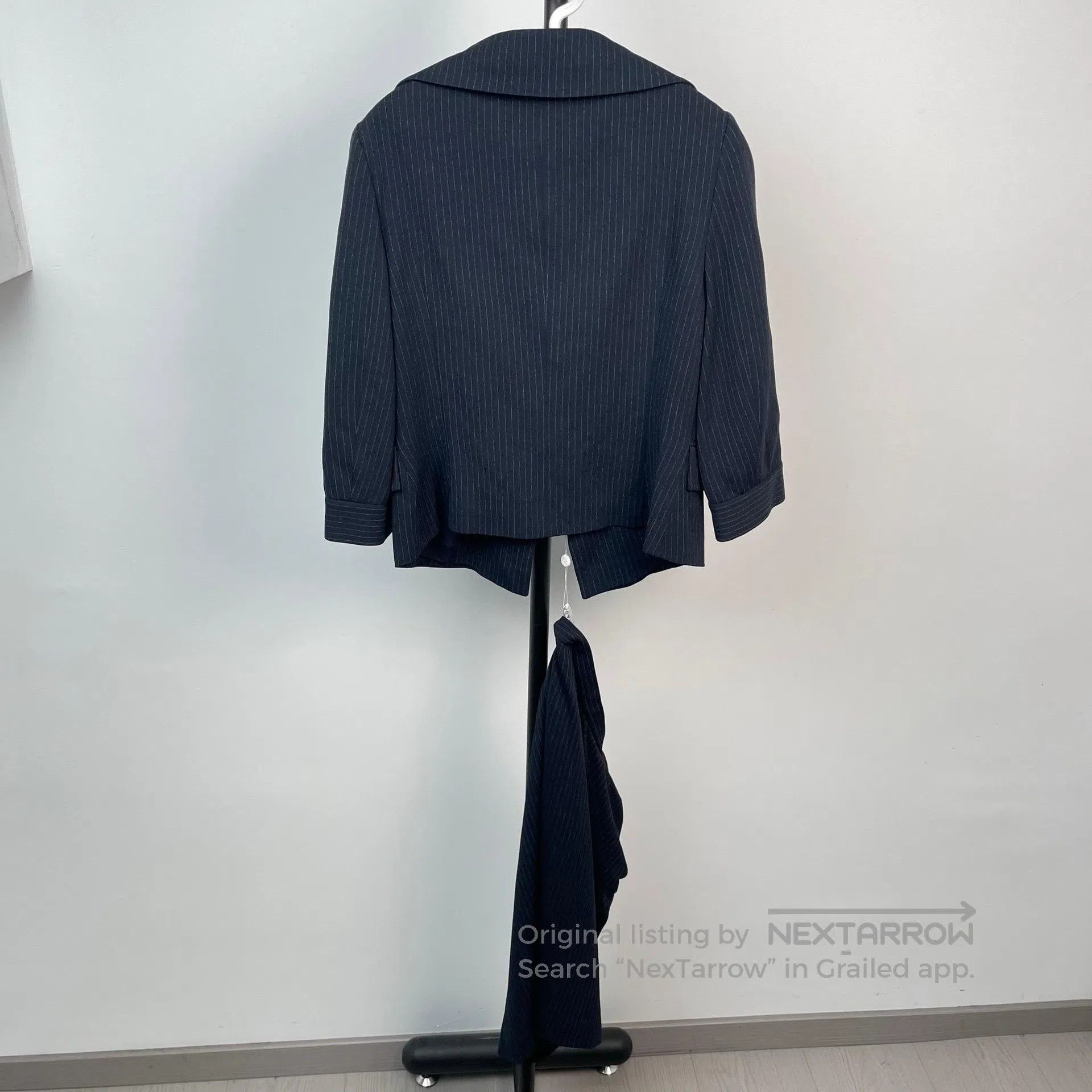 Gildan Giada Navy Striped Lapel Suit Skirt| Size M / US 6-8 / IT 42-44 - 2 Thumbnail